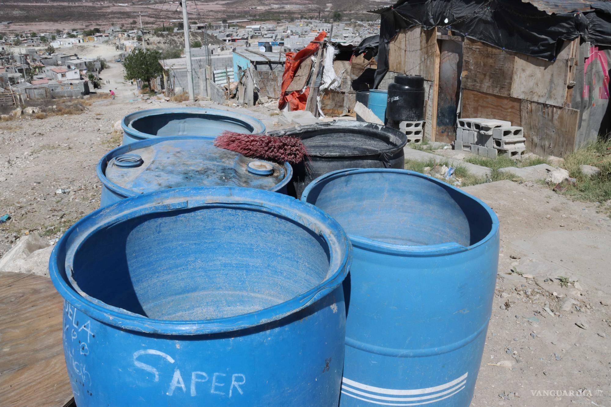 $!En Saltillo, aunque parezca increíble, hay colonias que cuentan con una llave comunitaria.