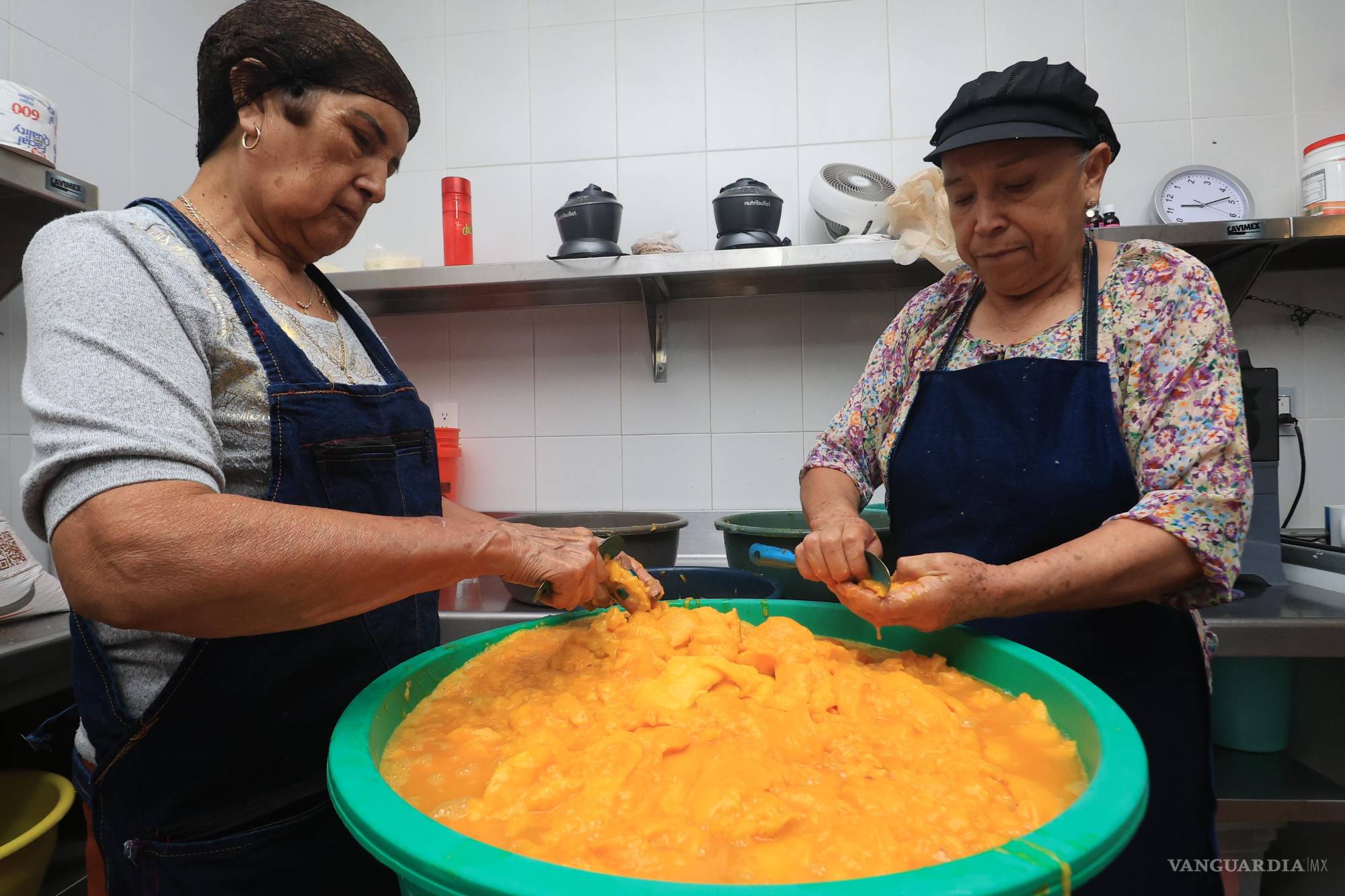 $!Rosa Ramos Lara comparte detalles del festejo por el centenario de Nieves Ramos, un negocio emblemático de Saltillo.
