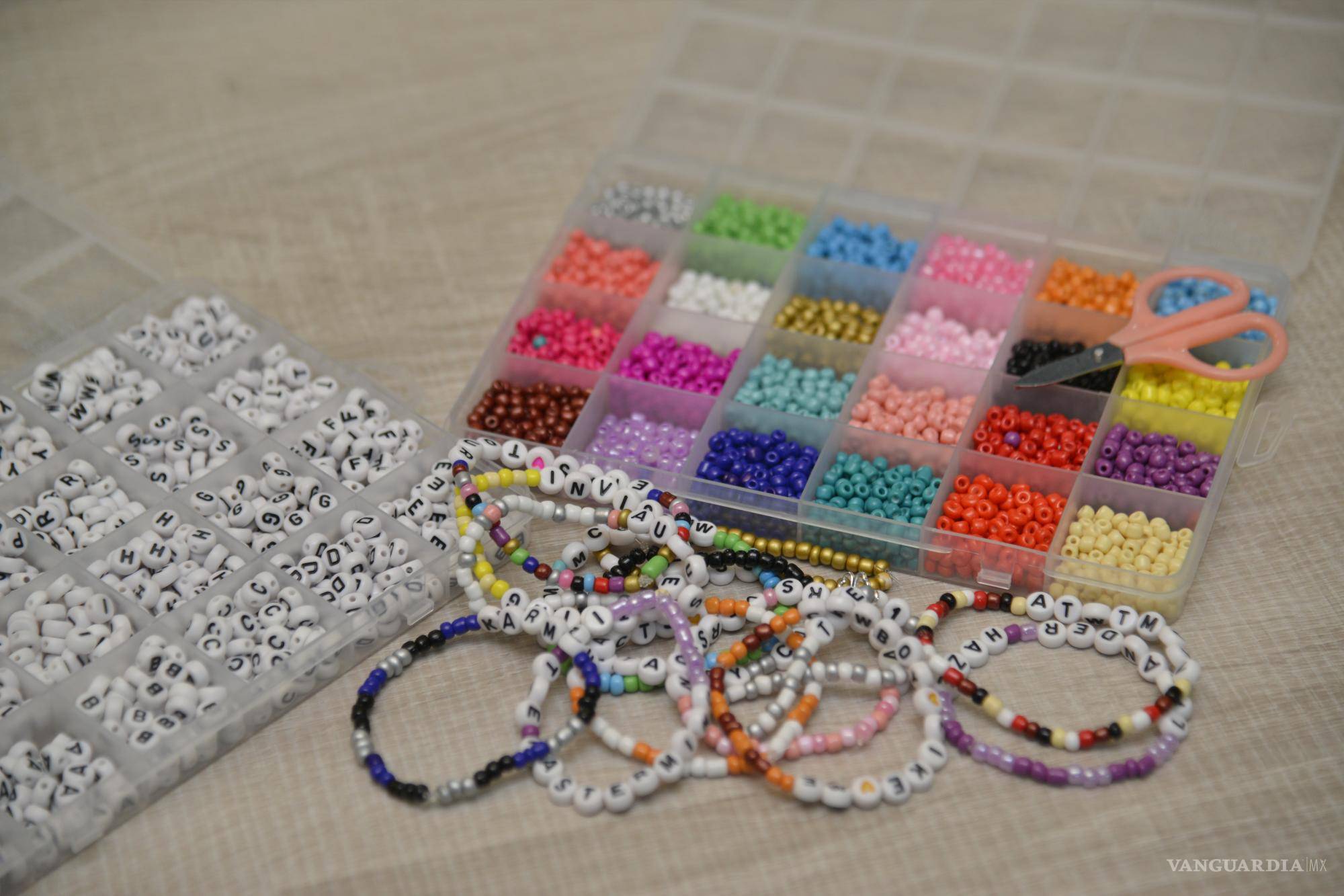 $!¿Conoces a alguien que ya esté haciendo sus friendship bracelets?