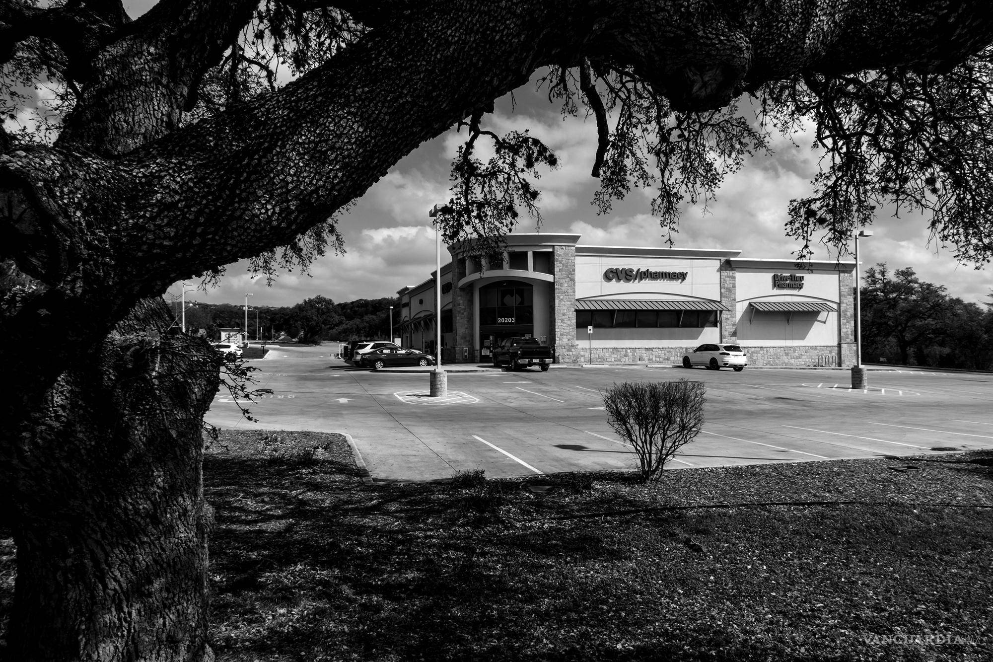 $!Esta farmacia en el lado norte de San Antonio recaudó $ 8.8 millones de dólares cuando el gobierno de Estados Unidos la vendió en una subasta en 2016. Fue una de las propiedades que el ex tesorero de Coahuila, Villarreal Hernández, entregó después de declararse culpable de cargos de lavado de dinero.