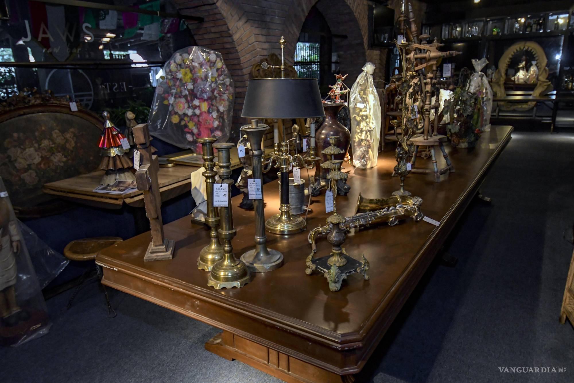 La Canasta celebra 60 años con una subasta de las antigüedades que han formado parte de su historia