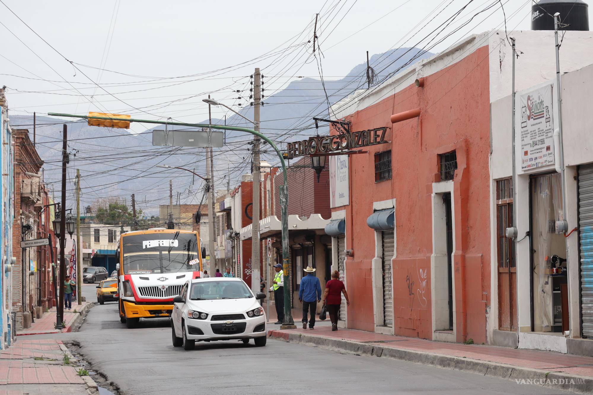 $!La familia González permitió a VANGUARDIA ingresar a las historias de la familia y mencionó que pronto, justo en frente del actual establecimiento, se expandirá para continuar con el negocio de las máquinas de escribir.