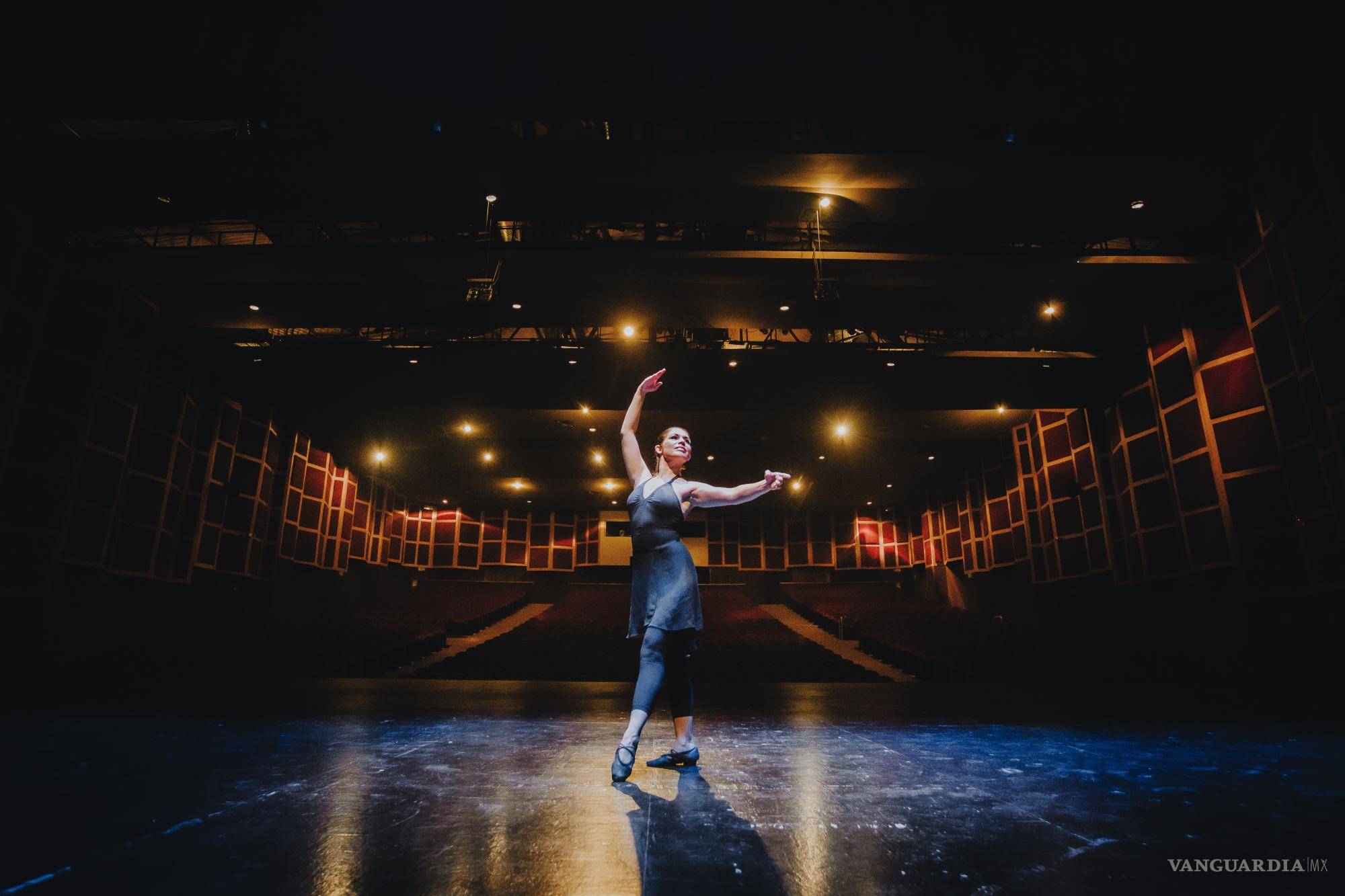 $!Carmela Weber fue quien le puso las zapatillas para enseñarle la técnica y metodología del camino que la llevaría a convertirse en la primera licenciada en Enseñanza de la Danza Clásica.