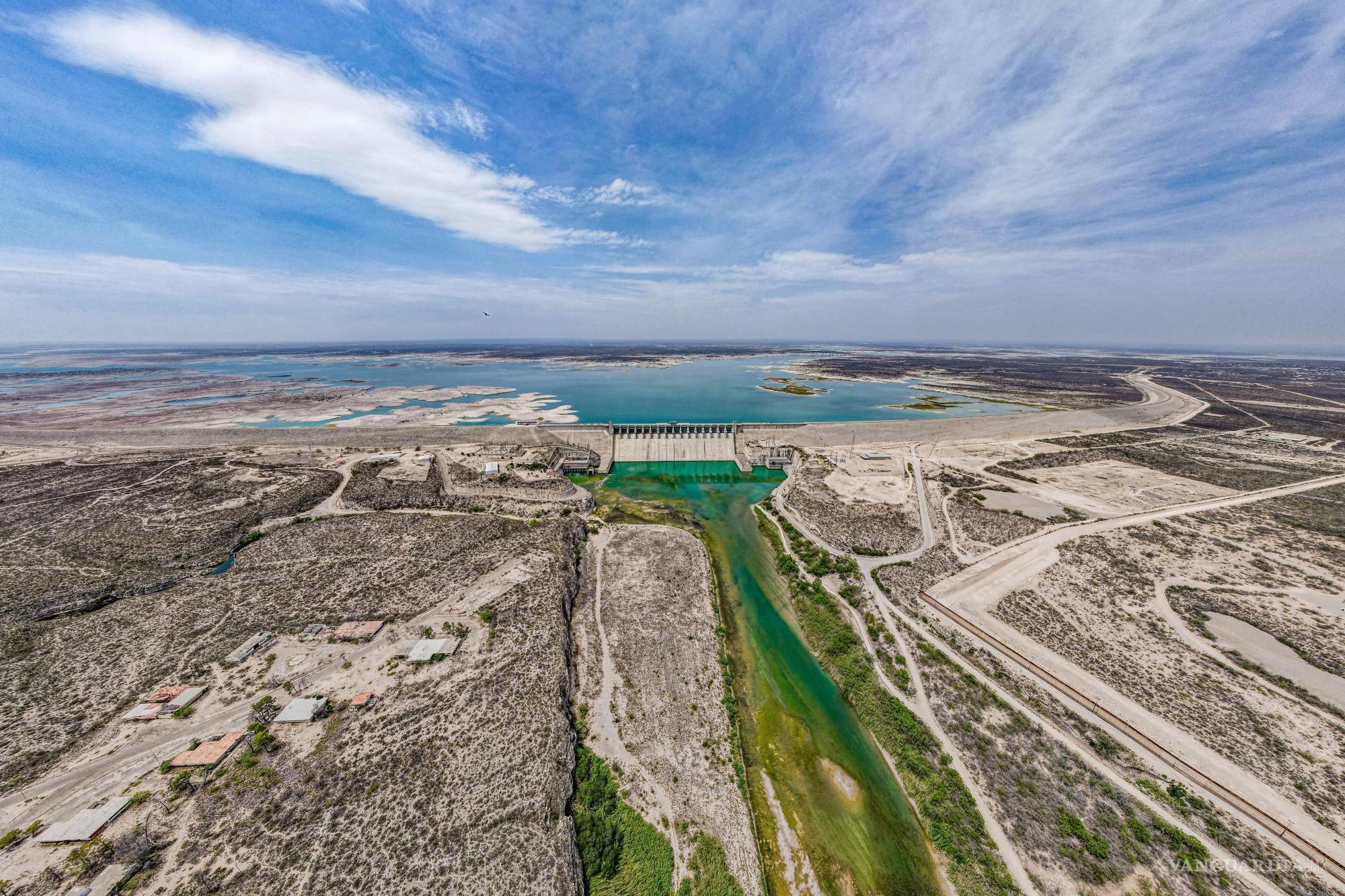 $!El Semanario del 08 de Septiembre presentó una investigación de Jesús Peña sobre la Presa Amistad, en Cd Acuña y que comparte agua con EU