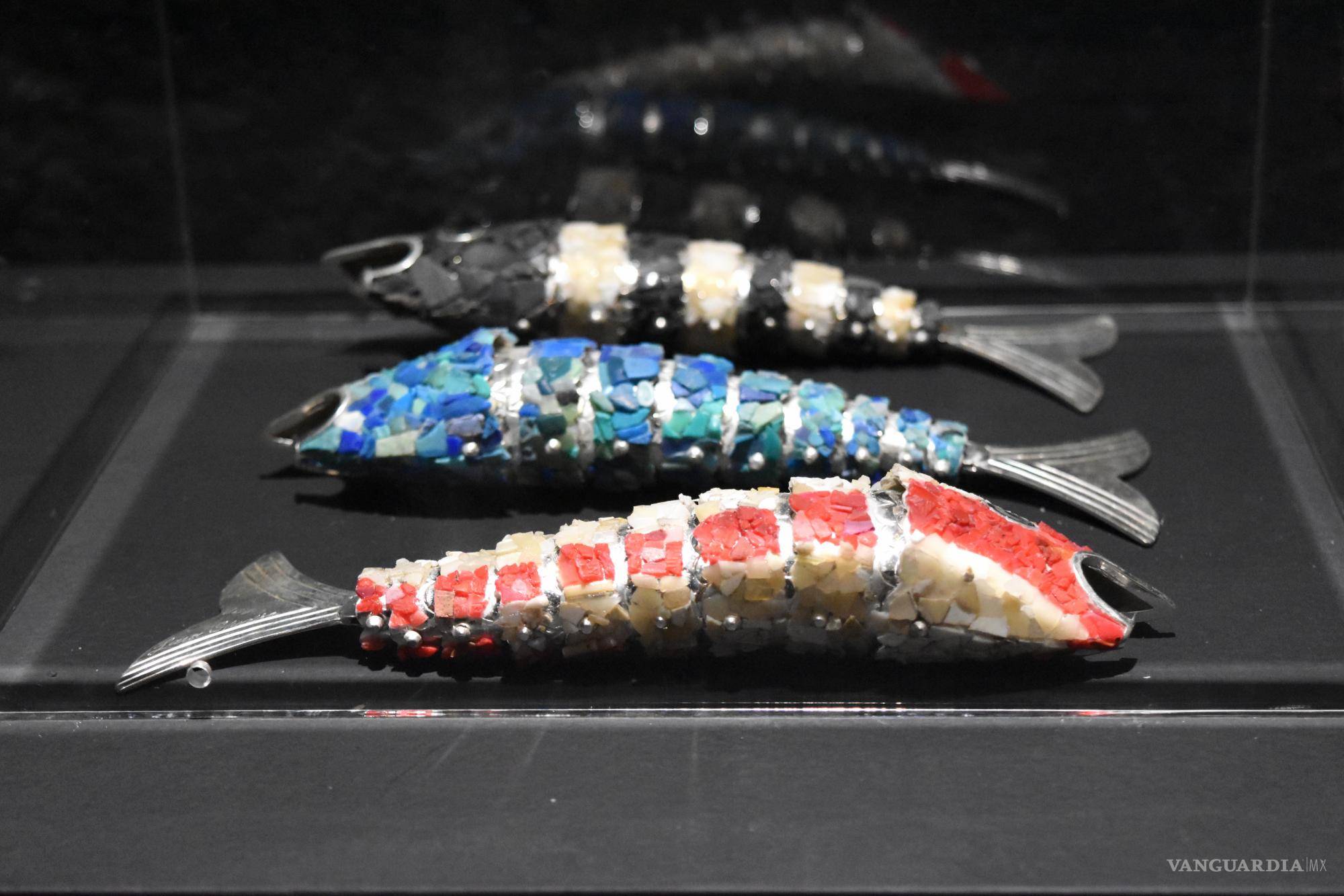 $!Las piezas de cerámica tienen plásticos incrustados siguiendo patrones de decoración antiguos.