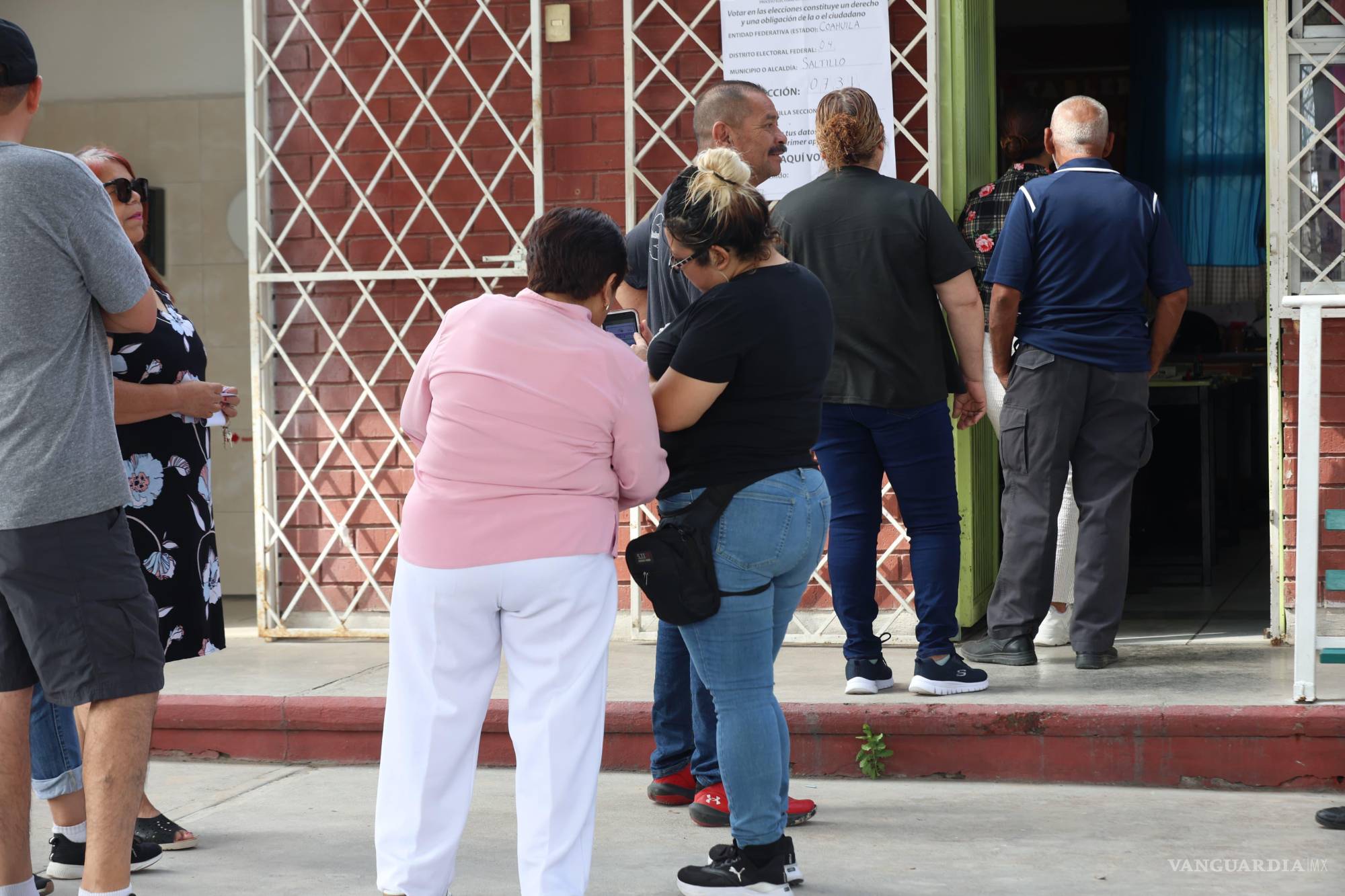 Acuden a votar con ‘acordeón’ en norponiente de Saltillo