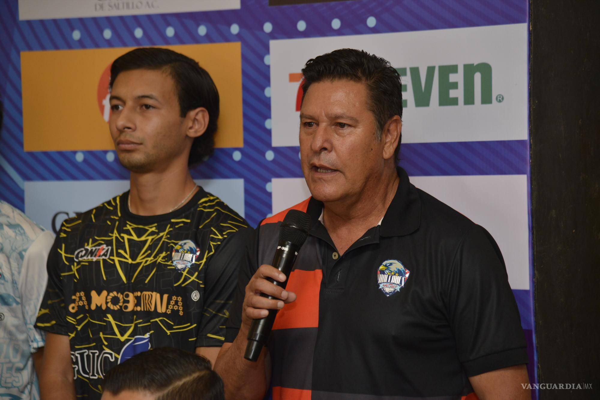 $!El Zurdo jugó en la Primera División con los equipos de Monterrey, Tigres y Santos; con este último se retiró.