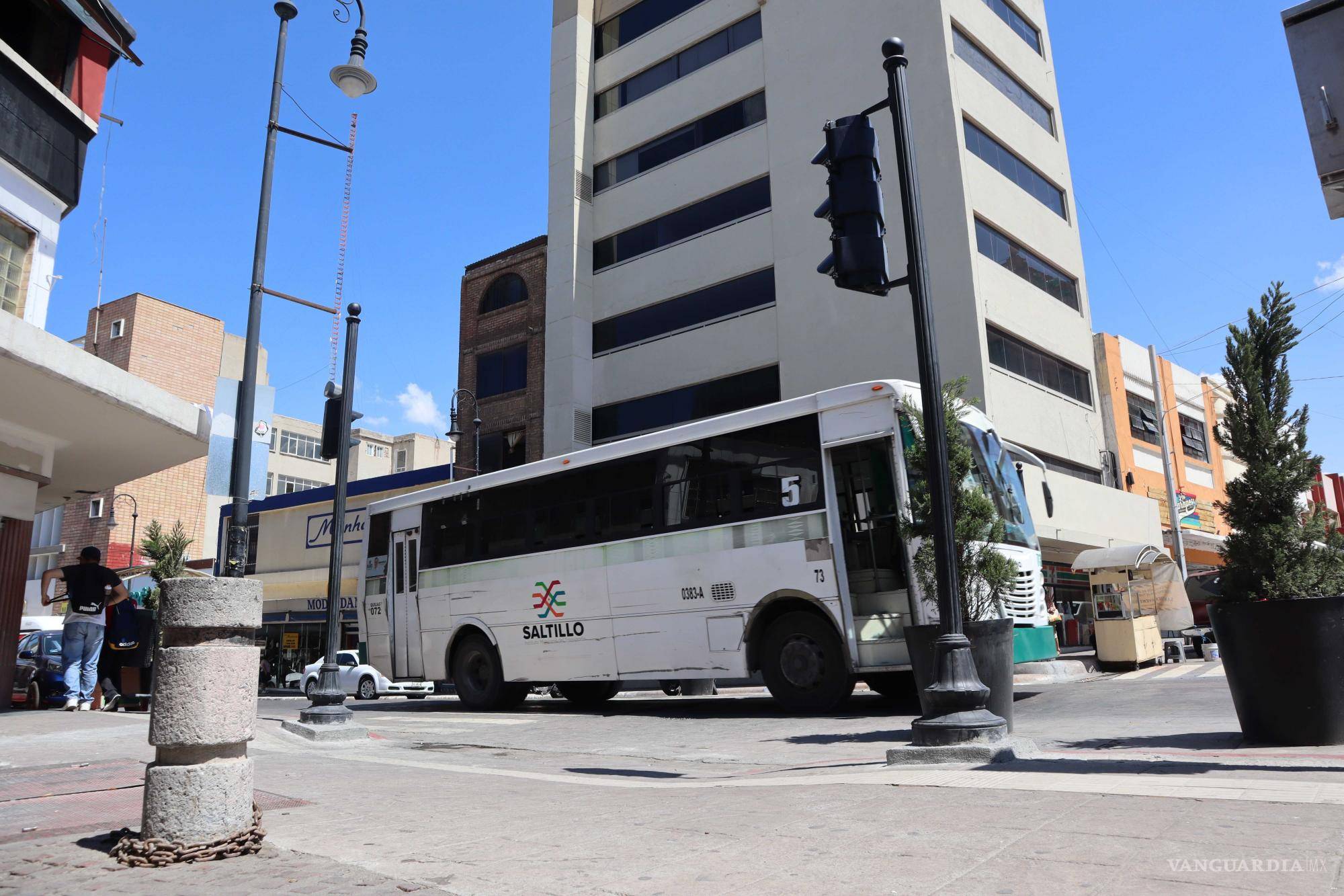 $!El conductor del camión, identificado entonces como Francisco Ángel de Jesús, señaló que el occiso atravesó la calle de manera imprudente.