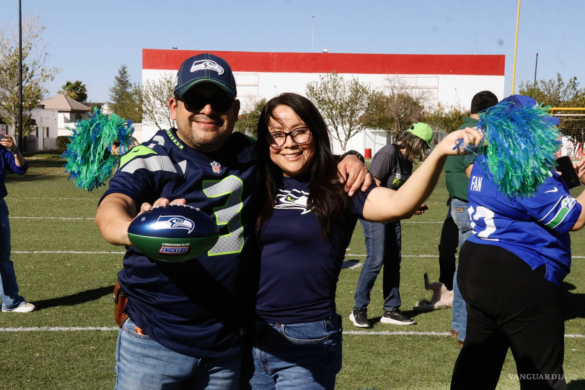 $!La comunidad de los Seahawks de Seattle en Saltillo celebró el campeonato con una fotografía que refleja su crecimiento en la ciudad.