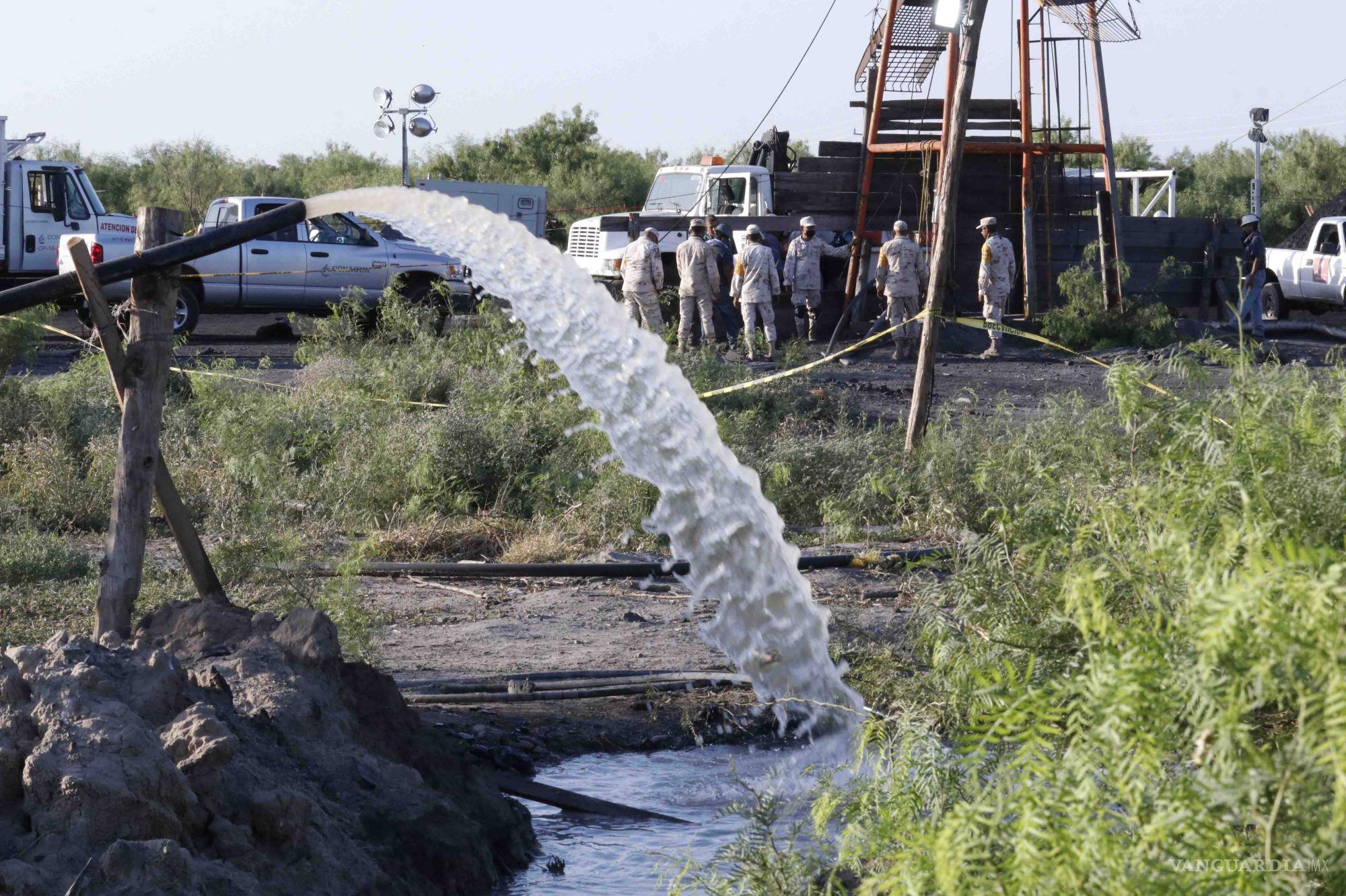 $!Los rostros de la esperanza y la incertidumbre de los familiares de los mineros de ‘El Pinabete’ en Sabinas