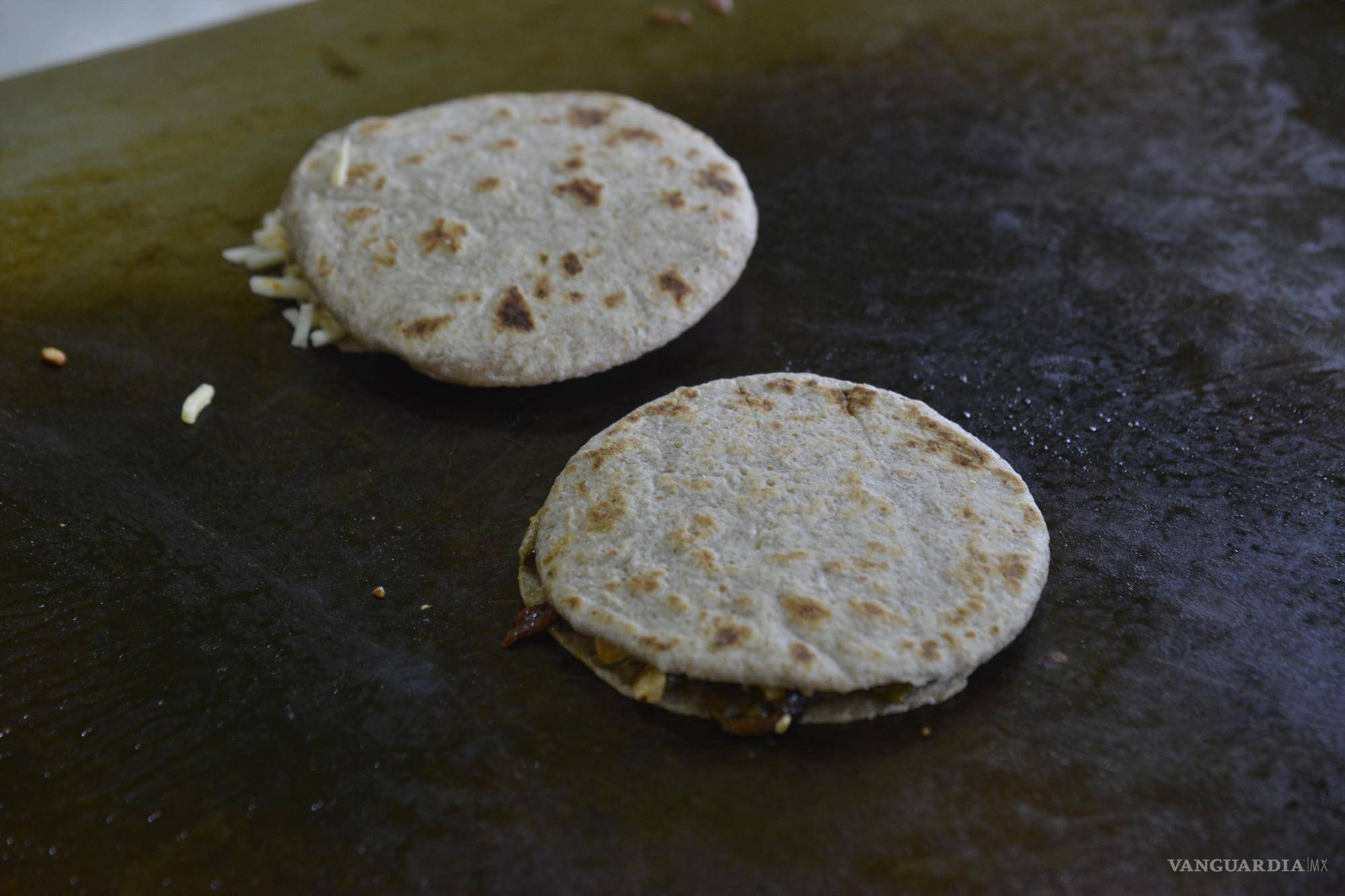 $!Las gorditas se pueden rellenar de un sinfín de guisados.