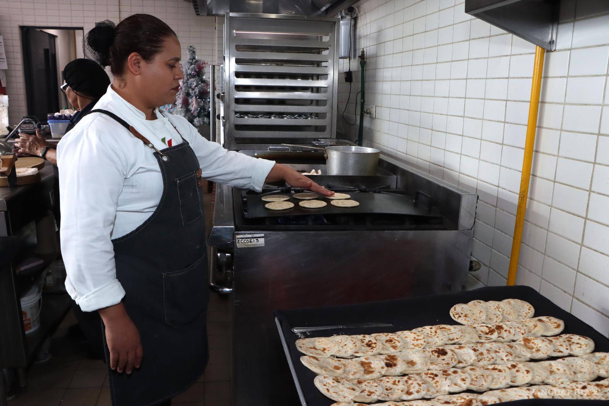 $!Algunos alimentos, como las gorditas, se preparan desde antes.