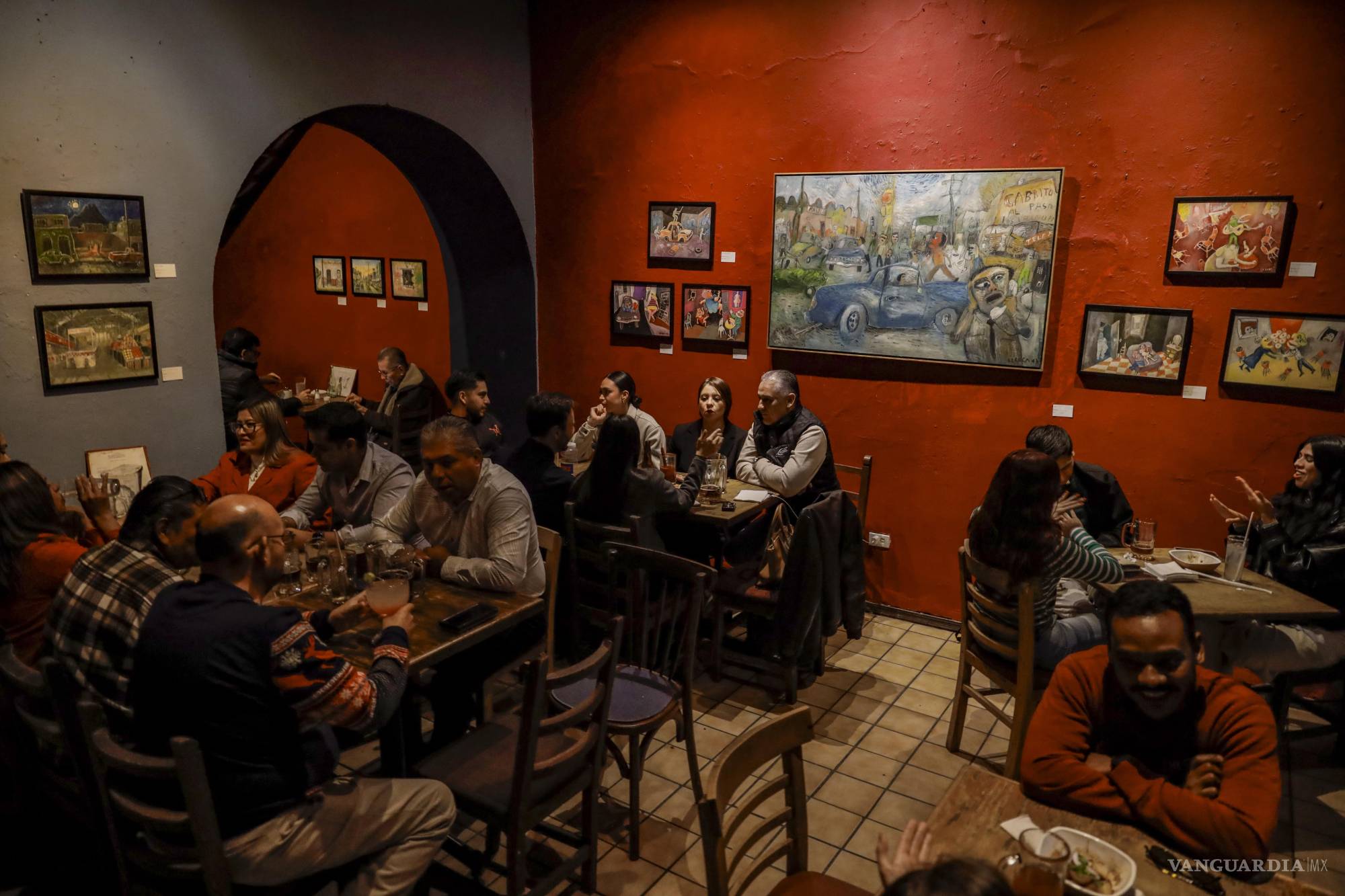$!La Taberna el Cerdo de Babel fue el lugar en el que se realizó una exposición como homenaje póstumo al artista saltillense Geroca.