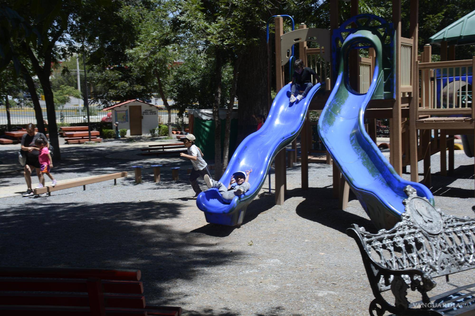 $!El parque El Chapulín tiene poca afluencia en horas de extremo calor.