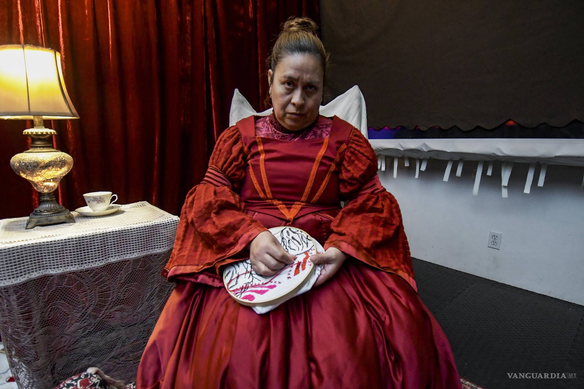 $!Un espectador, un personaje: ‘Ausencias’ la íntima obra de teatro que se estrena en Saltillo