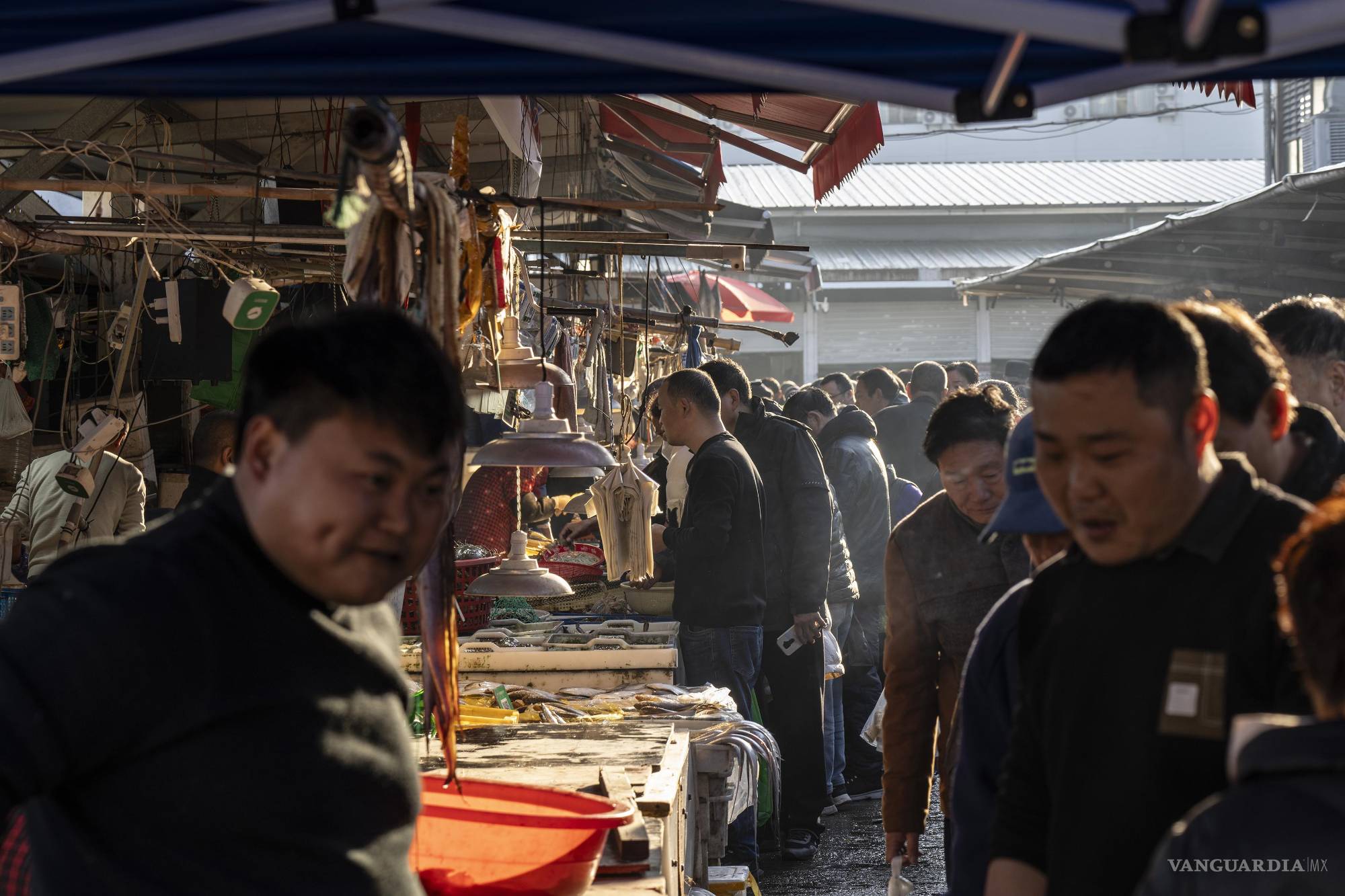 $!Un mercado al aire libre en las afueras de Ningbo, China.