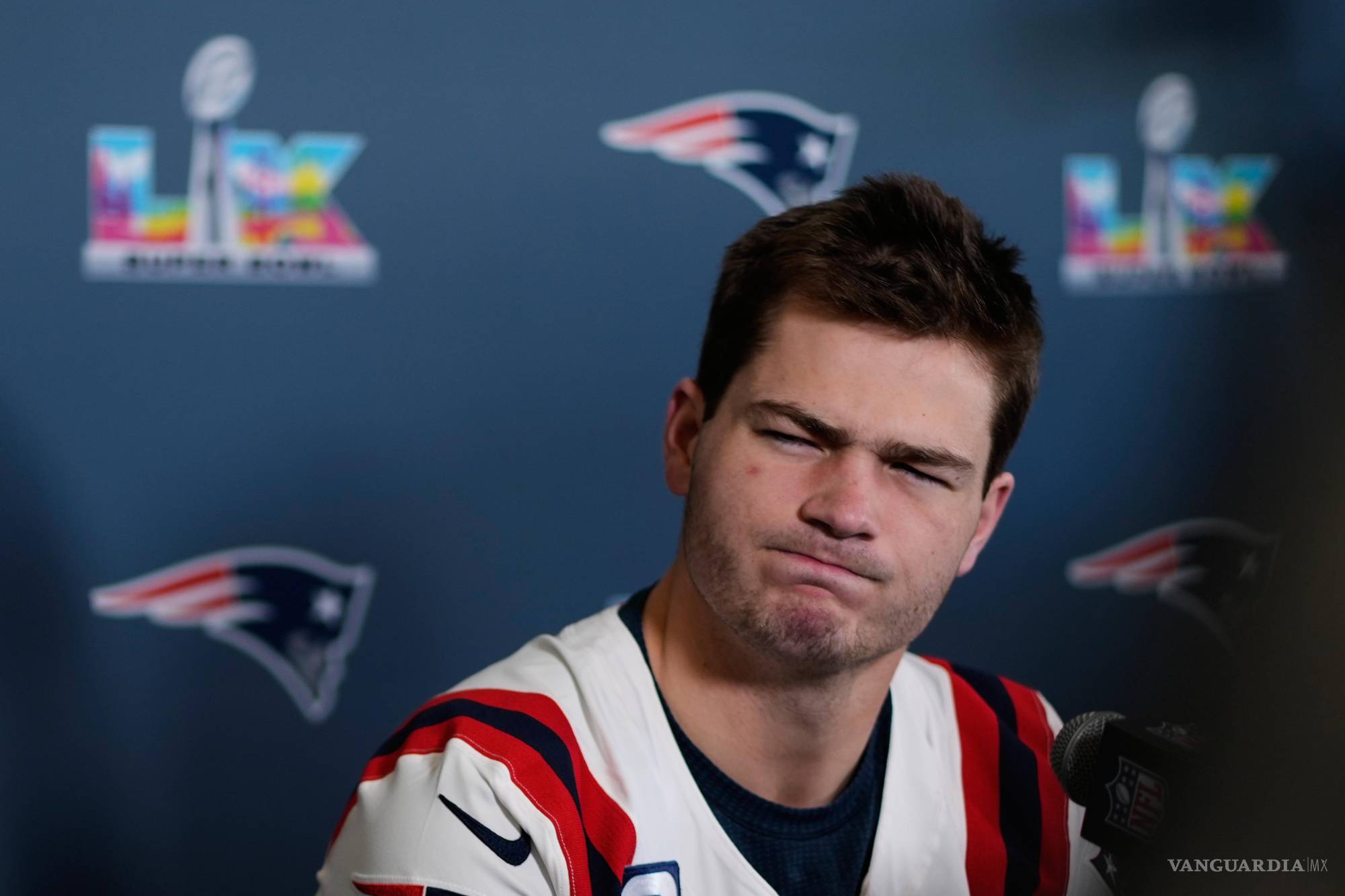 $!Drake Maye lidera a los Patriots de Nueva Inglaterra en el Super Bowl LX, con la presión de confirmar su talento en el escenario más exigente de la NFL y convertirse en uno de los quarterbacks más jóvenes en ganar el trofeo Lombardi.