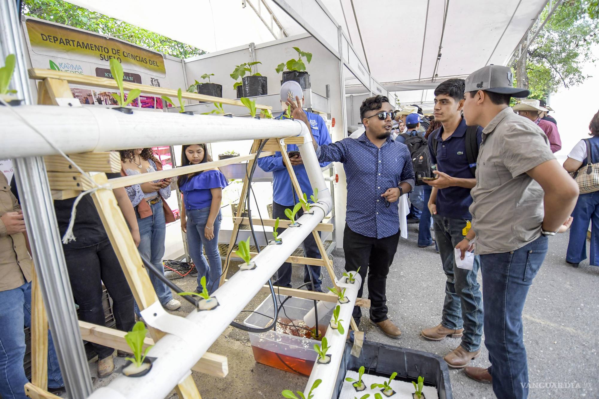 $!Estudiantes participan en los talleres interactivos organizados durante la Expo.
