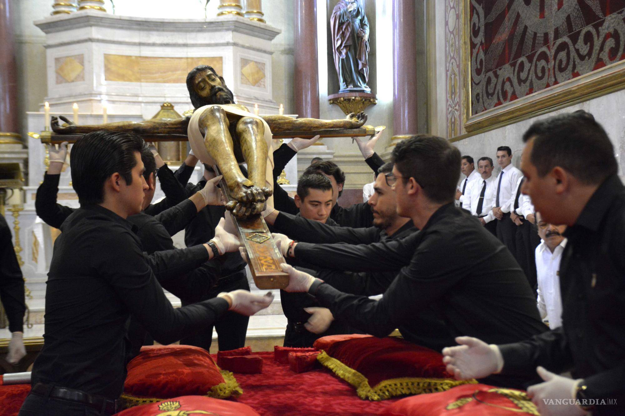 $!Como cada año, la imagen fue descendida para ser trasladada a la Catedral, para celebrar su novenario.