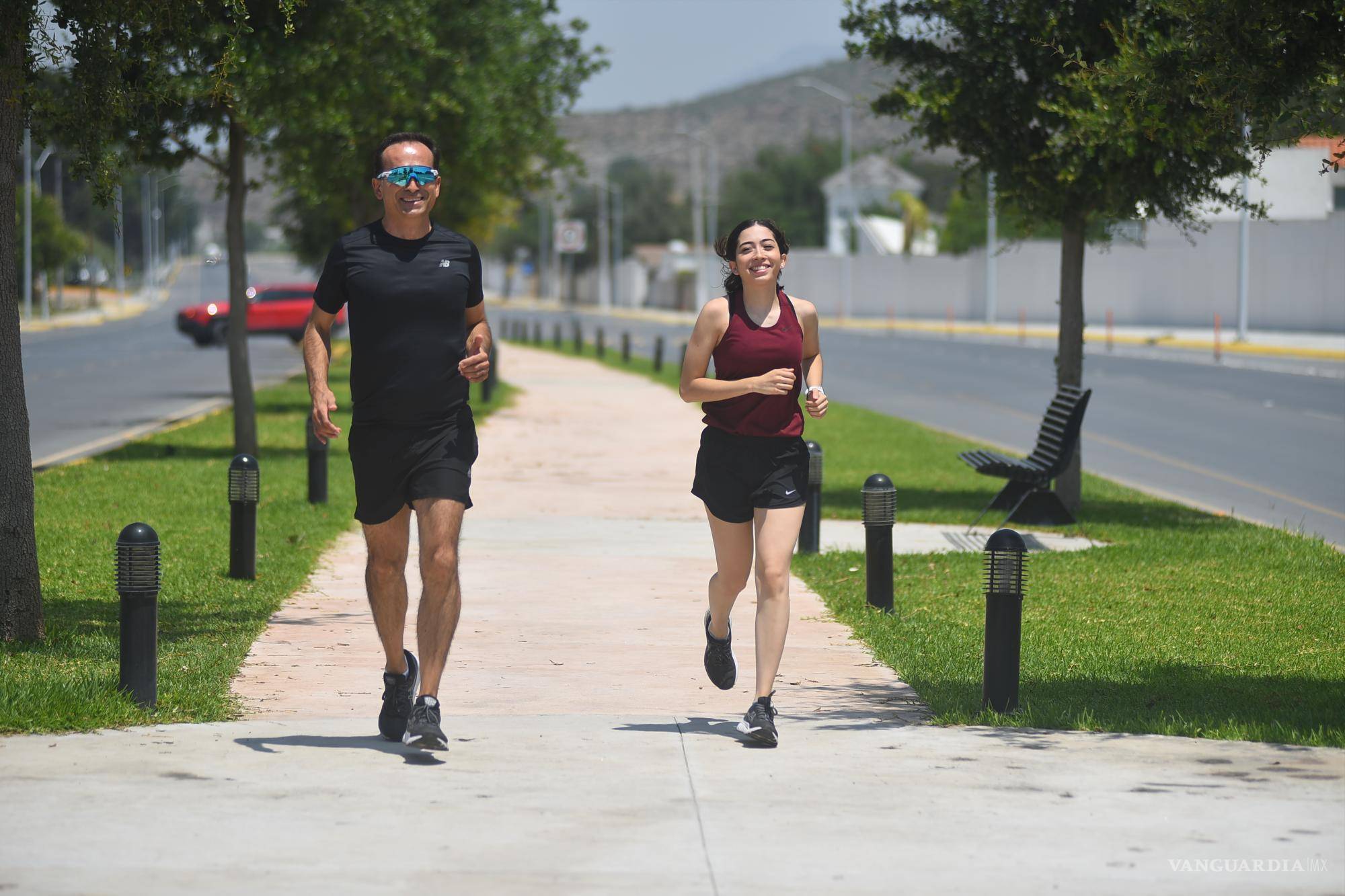 $!En la pandemia, Mariana decidió unirse a su papá y salir a correr.