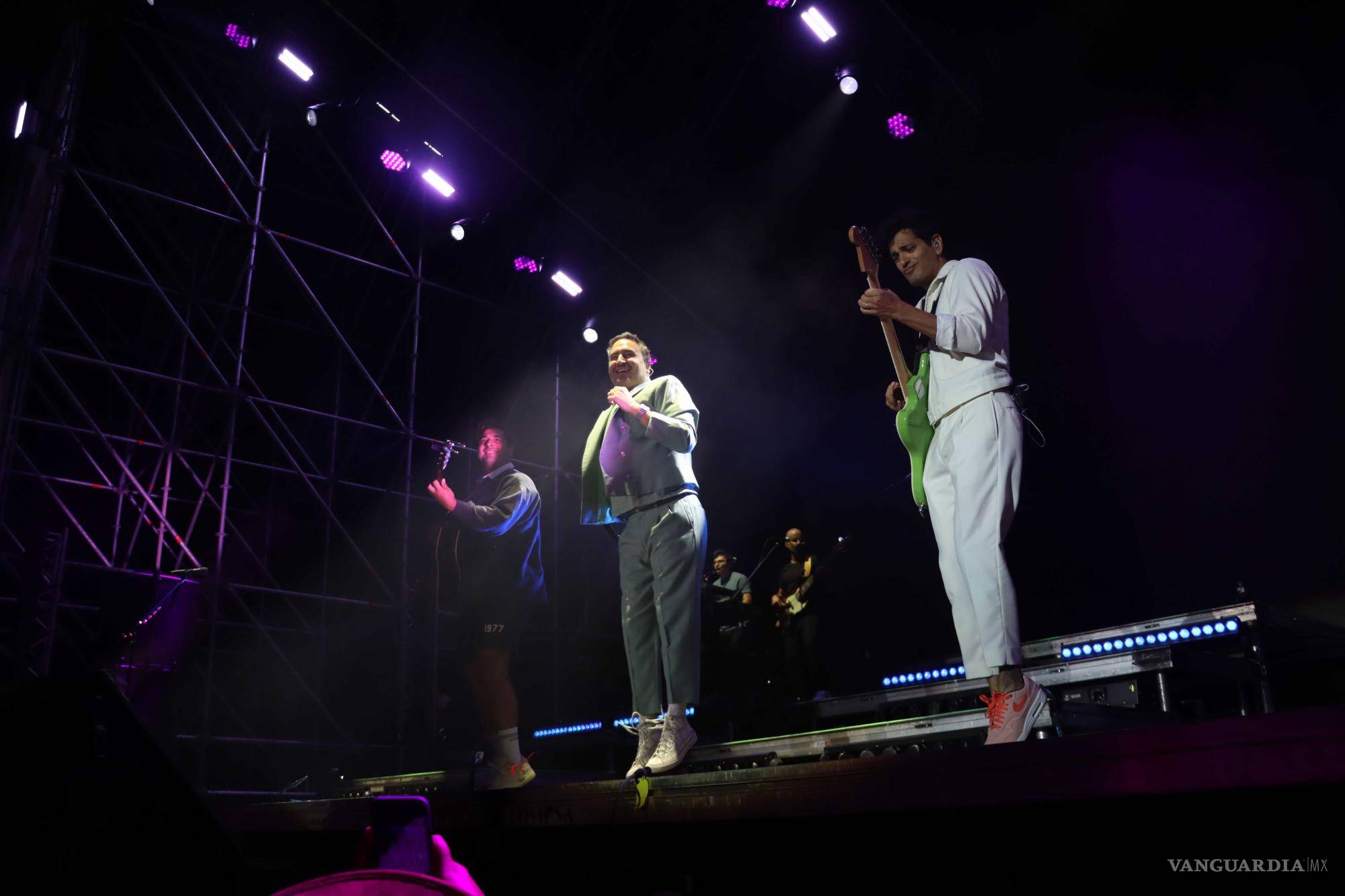 $!El concierto de Reik fue lo más esperado de la noche, decenas cantaron a una sola voz todos sus éxitos.