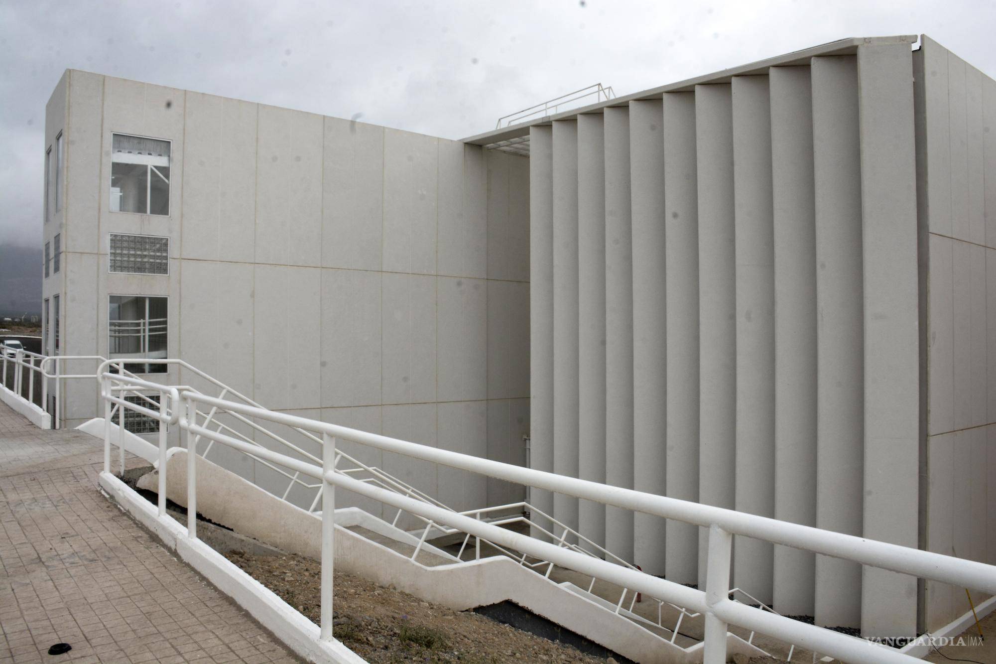 $!El nuevo edificio se encuentra a un lado de la Escuela de Artes Plásticas.