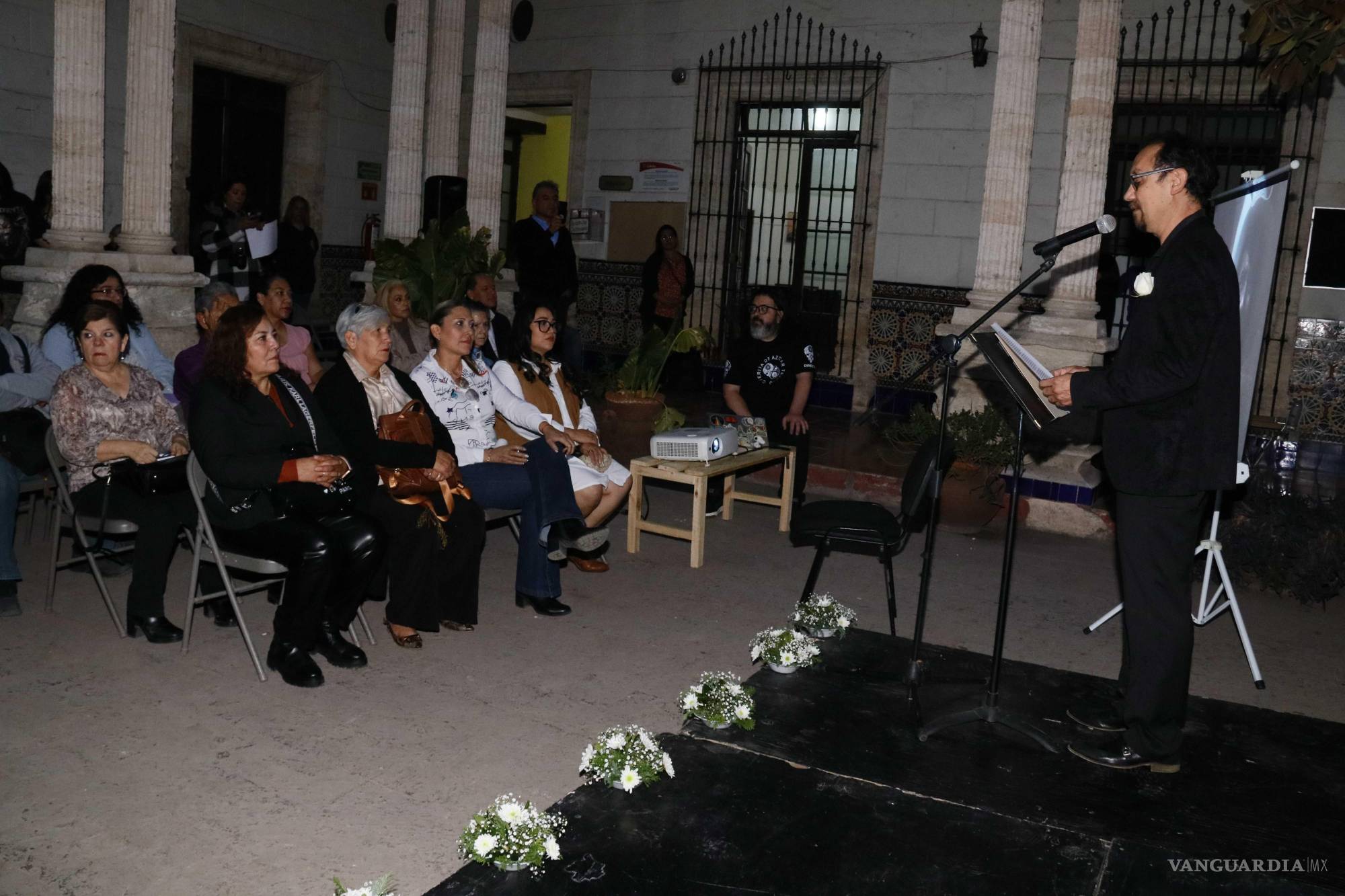 Saltillo: develan placa en homenaje al actor Ózcar Castañeda en la Casa de la Cultura