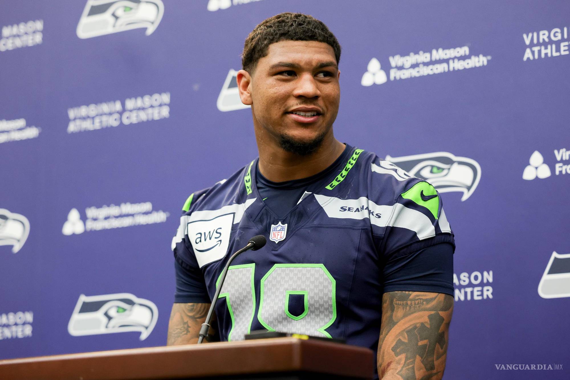 $!El ala cerrada de los Seahawks de Seattle aporta tamaño y potencial ofensivo como una de las promesas latinas en el Super Bowl LX.