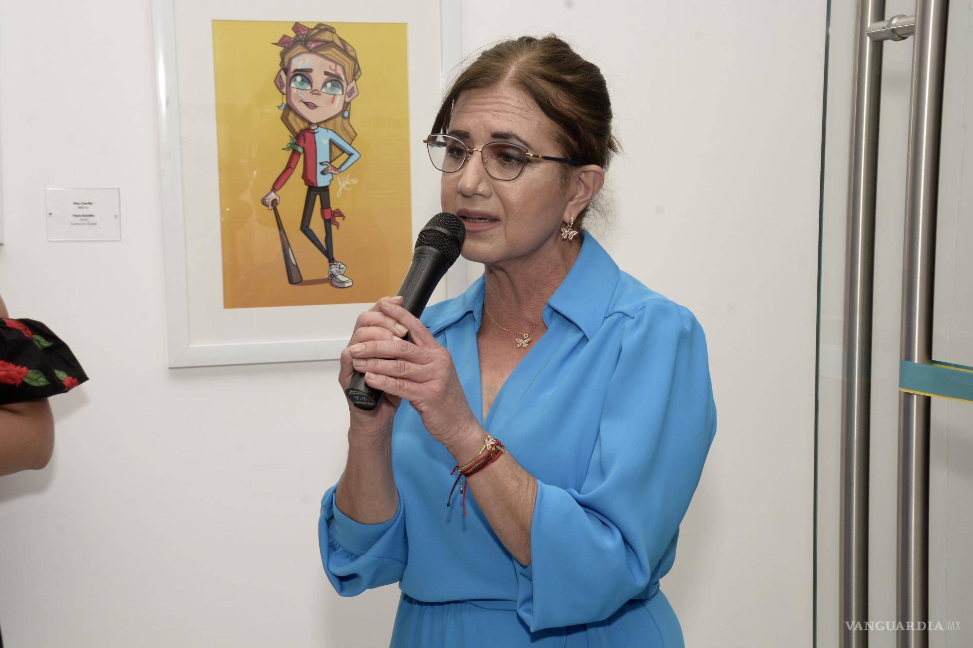 $!Julia Cardona, galerista, expresó su interés de seguir apoyando a los artistas locales.