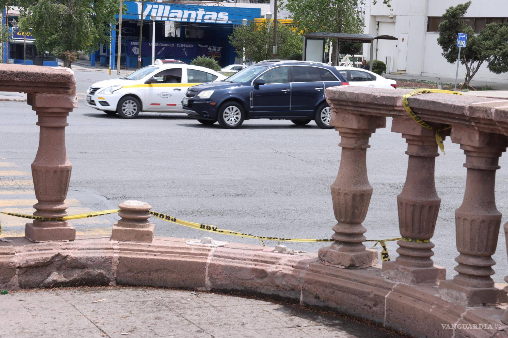 $!Ya son 45 años del teatro de la ciudad Fernando Soler y el exterior del edificio luce dañado.