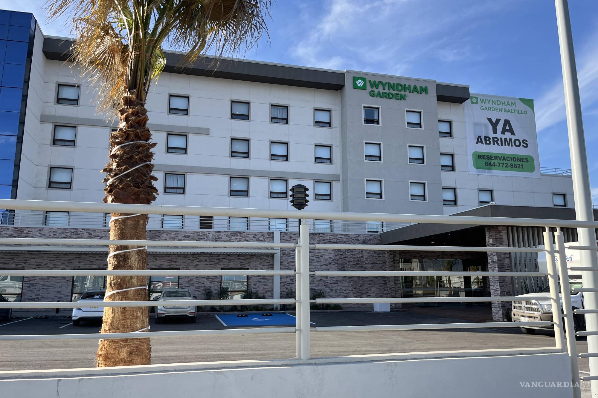 $!El Hotel Wyndham Garden comenzó a operar en diciembre de 2025 sobre el bulevar Venustiano Carranza.