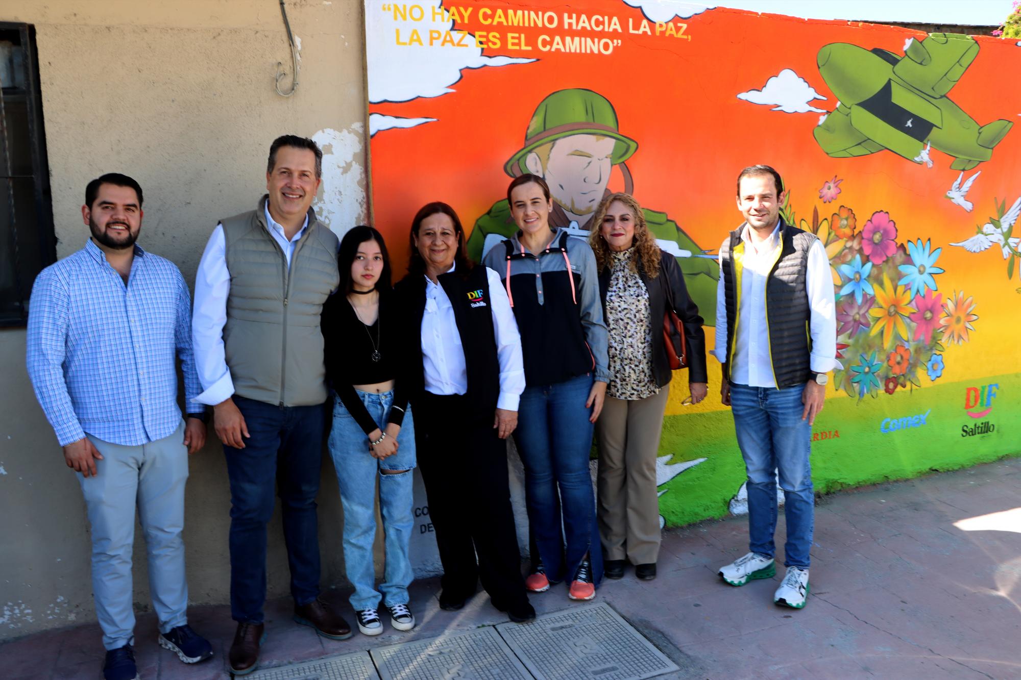 $!“No hay camino hacia la paz, la paz es el camino”, es el nombre del mural de América.