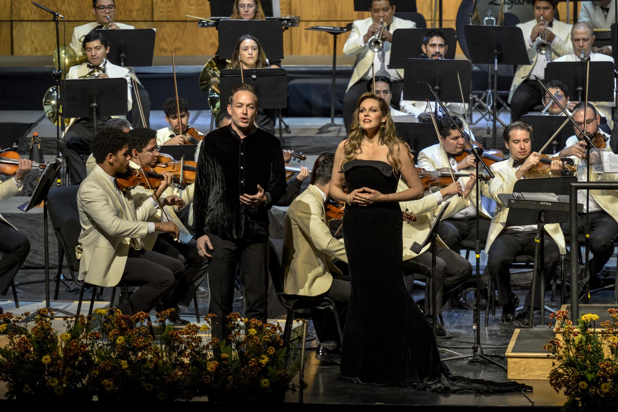 $!Kristine Opolais y Stephen Costello llenan con su voz el Teatro de la Ciudad de Saltillo