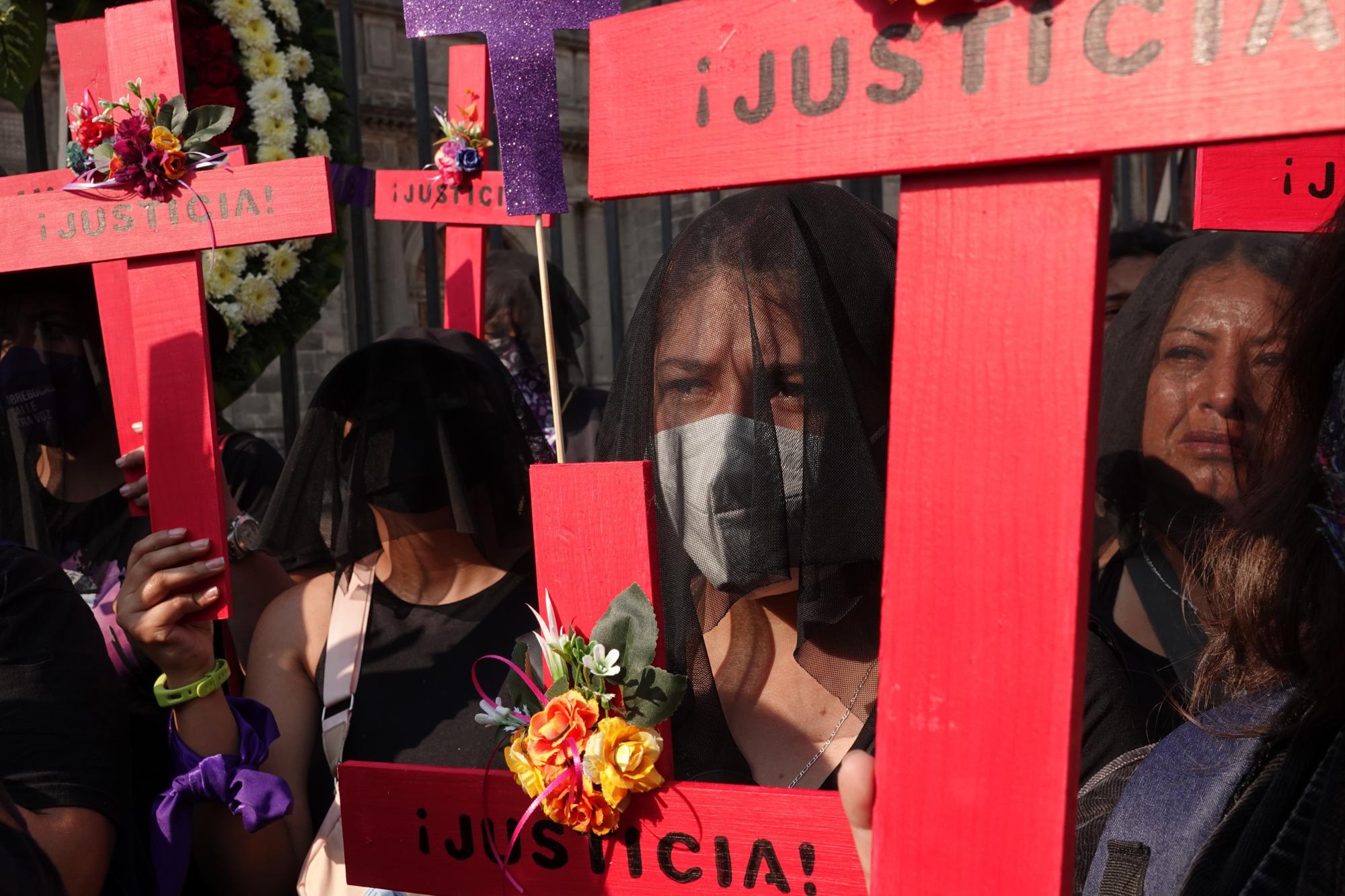 $!Miles de protestas se llevan a cabo en México, donde mujeres, niñas y colectivas feministas marchan por la impunidad que abunda en el país, además, piden justicia por sus fallecidas.