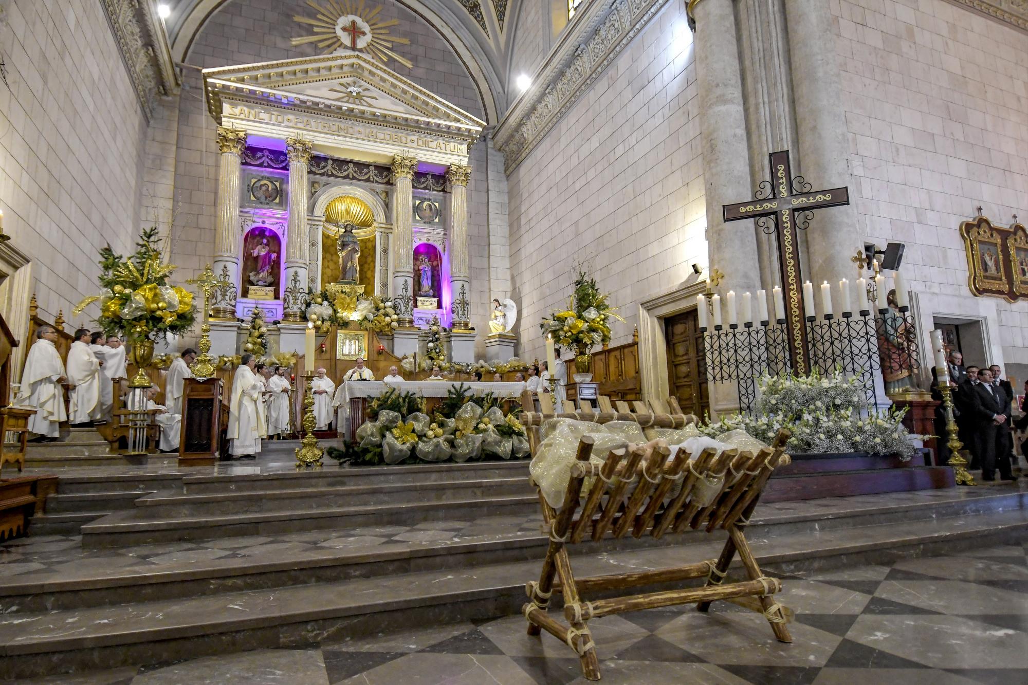 $!En la misa concelebrada participaron la mayoría de los sacerdotes de la Diócesis de Saltillo.