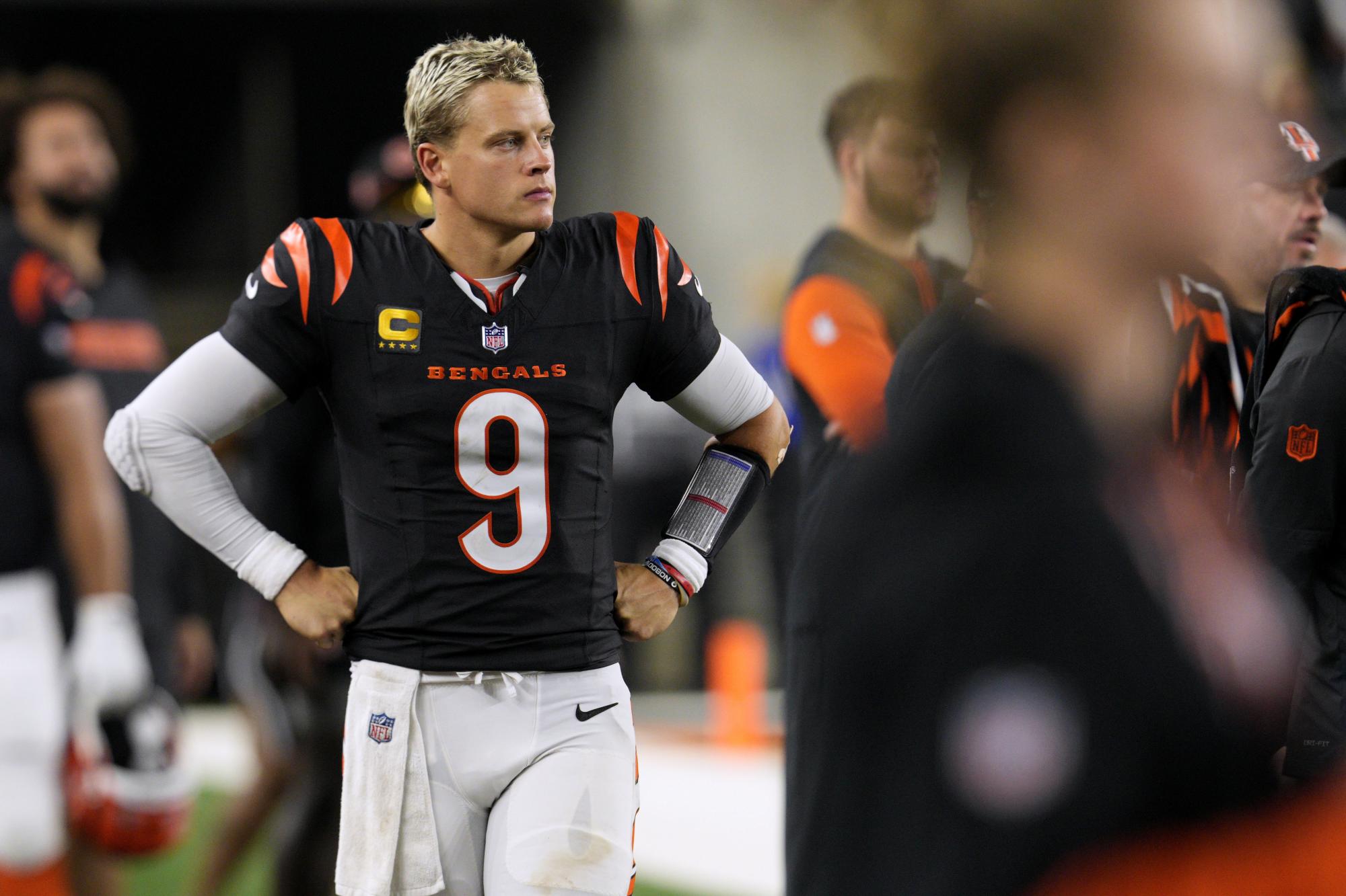 $!Joe Burrow no ha podido levantar al mando de los Bengals, quienes están en caída libre.