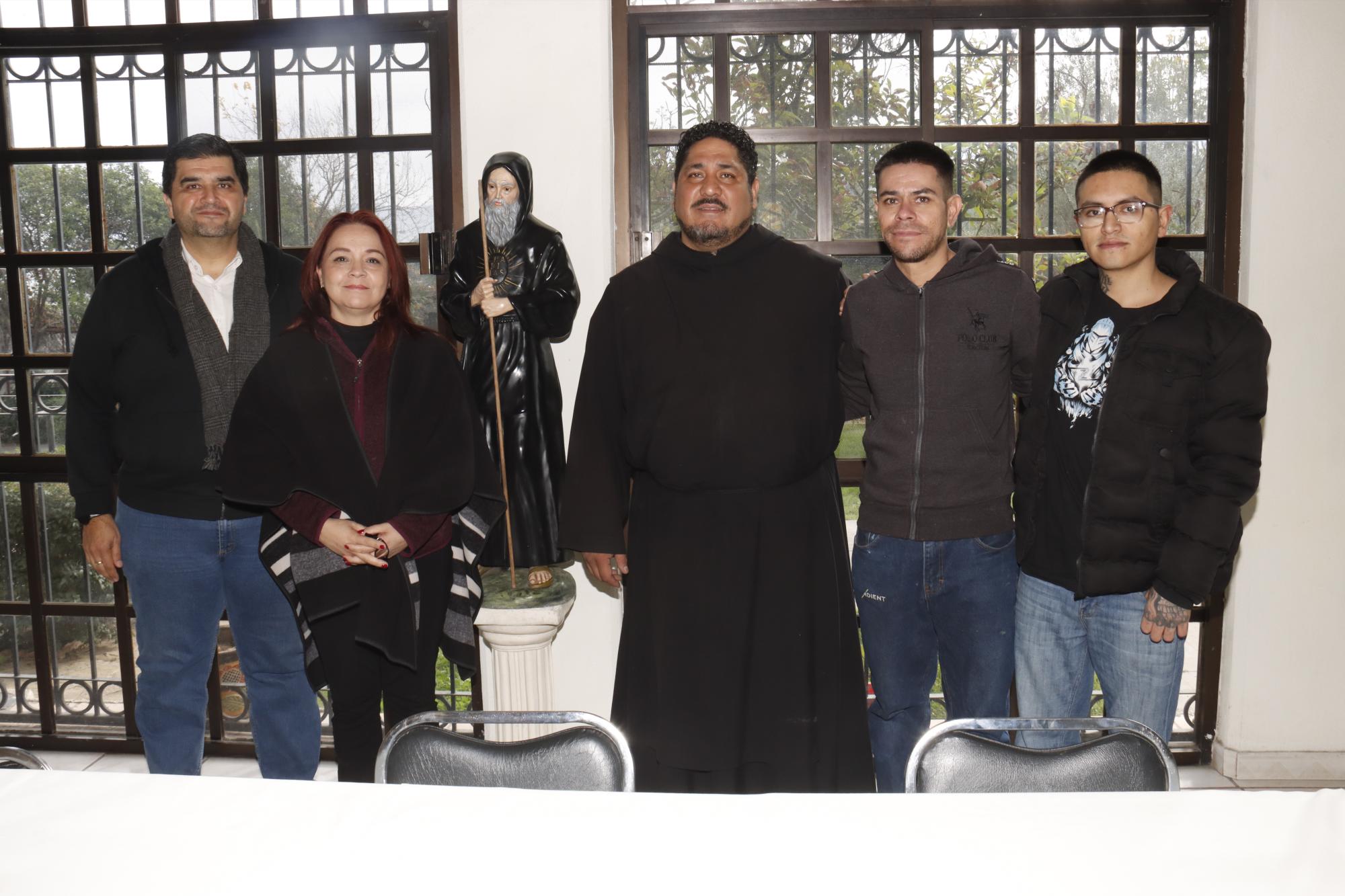 $!La rueda de prensa fue en el Convento de Nuestra Señora de la Soledad, de la orden de los Mínimos.