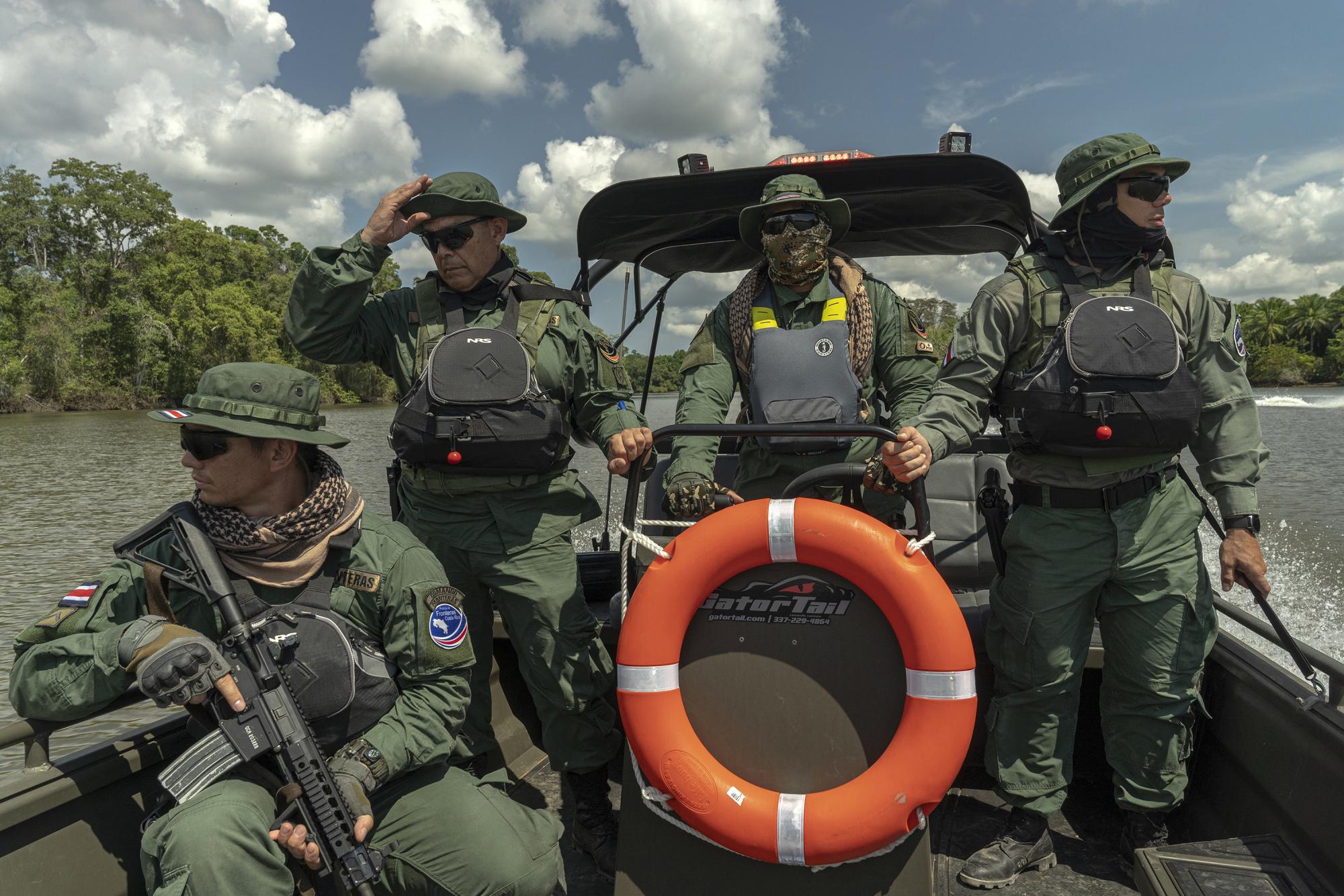 $!El narcotráfico ha generado un incremento significativo en la violencia en el país, con los homicidios incrementando un 53% entre 2020 y 2023 | Foto: The New York Times