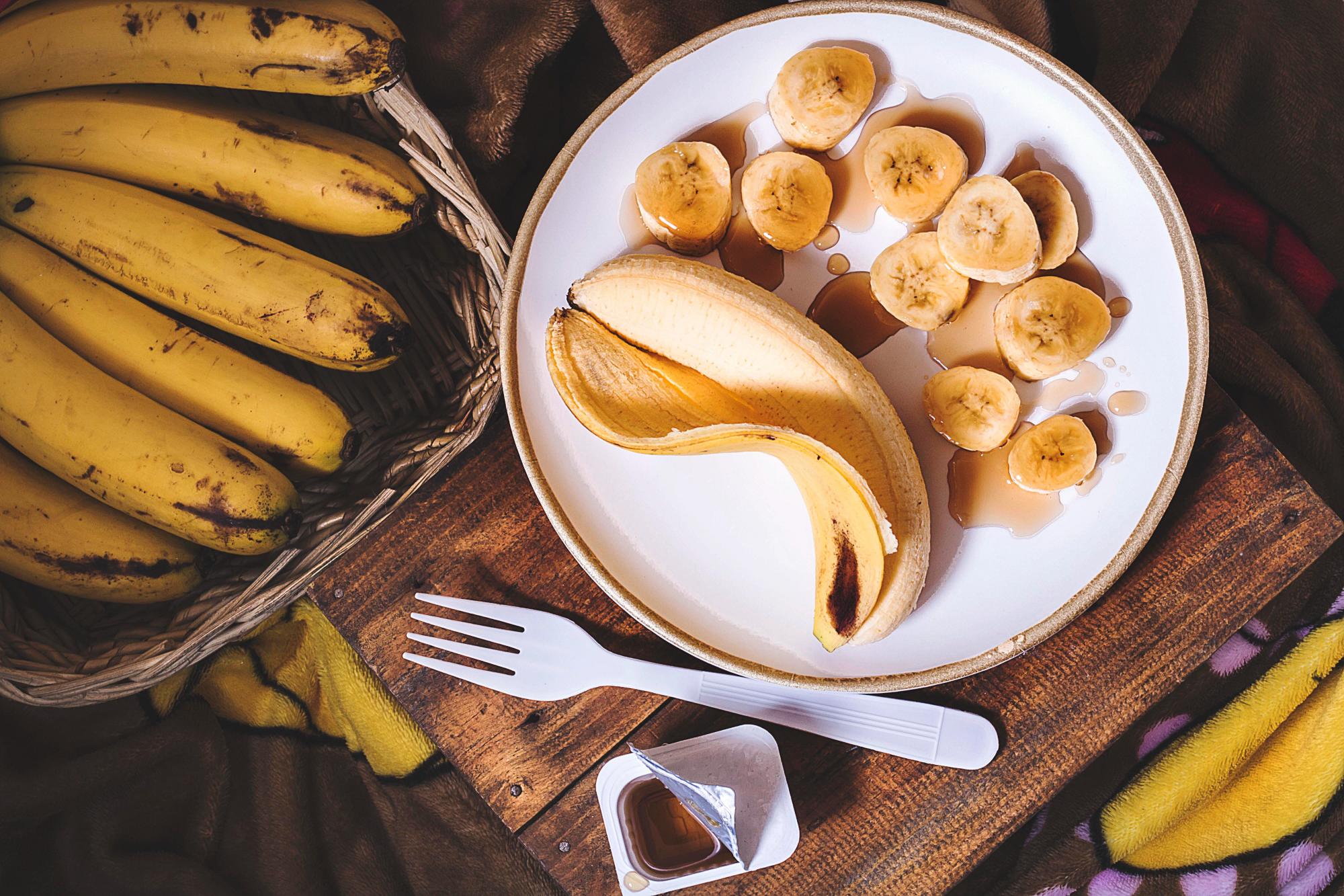 $!Los plátanos, conocidos como la ‘pastilla natural para dormir’, pueden ayudar a conciliar el sueño más rápido debido a su contenido de magnesio.