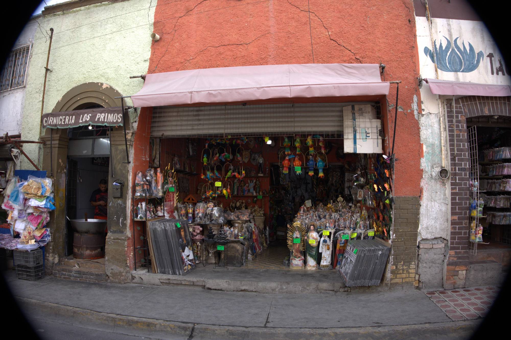 $!La devoción religiosa también ha cambiado en el Centro, con la Santa Muerte y Jesús Malverde ganando popularidad.