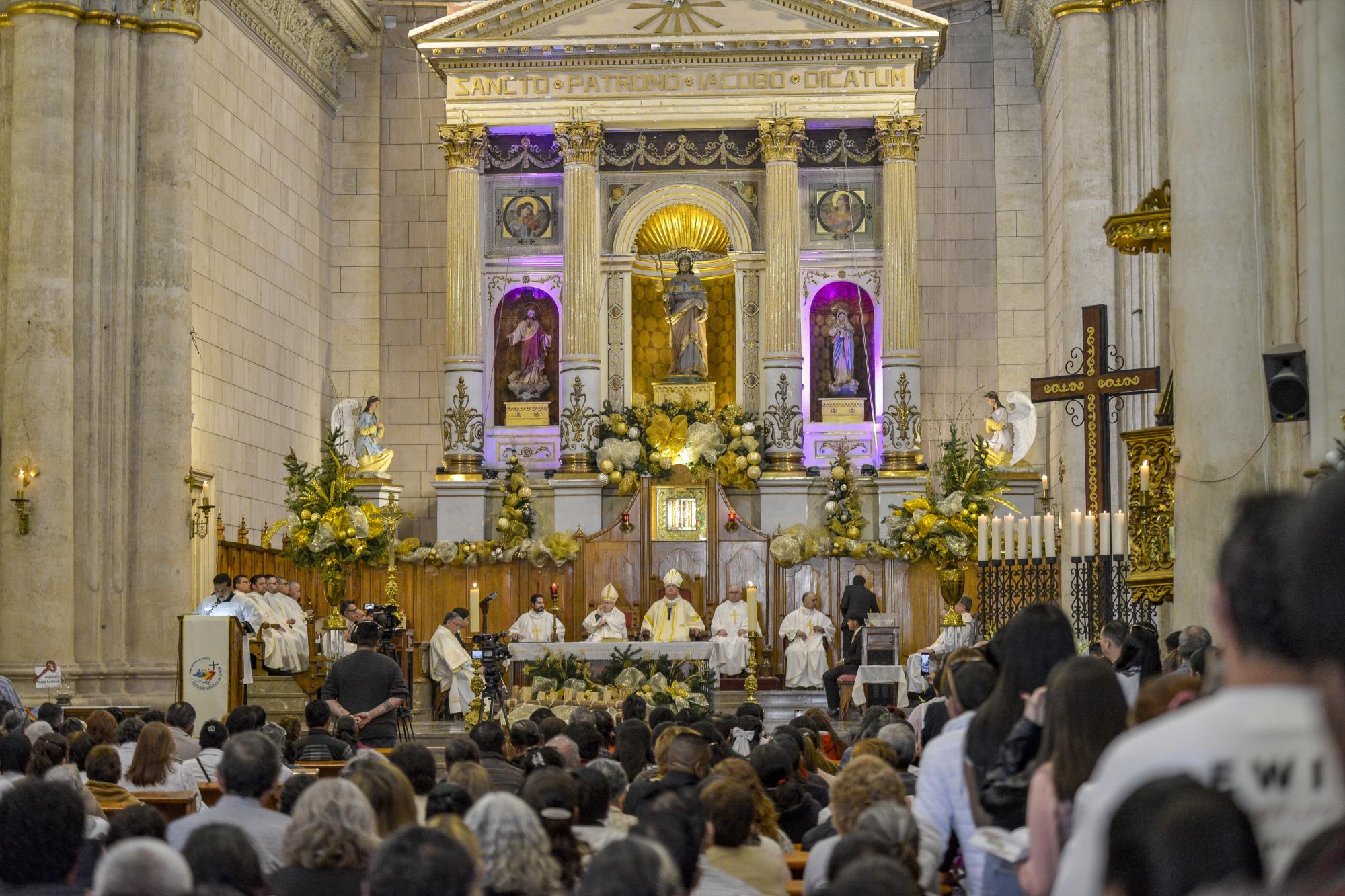 $!La Catedral lució abarrotada de fieles en la misa del inicio del Año Jubilar.