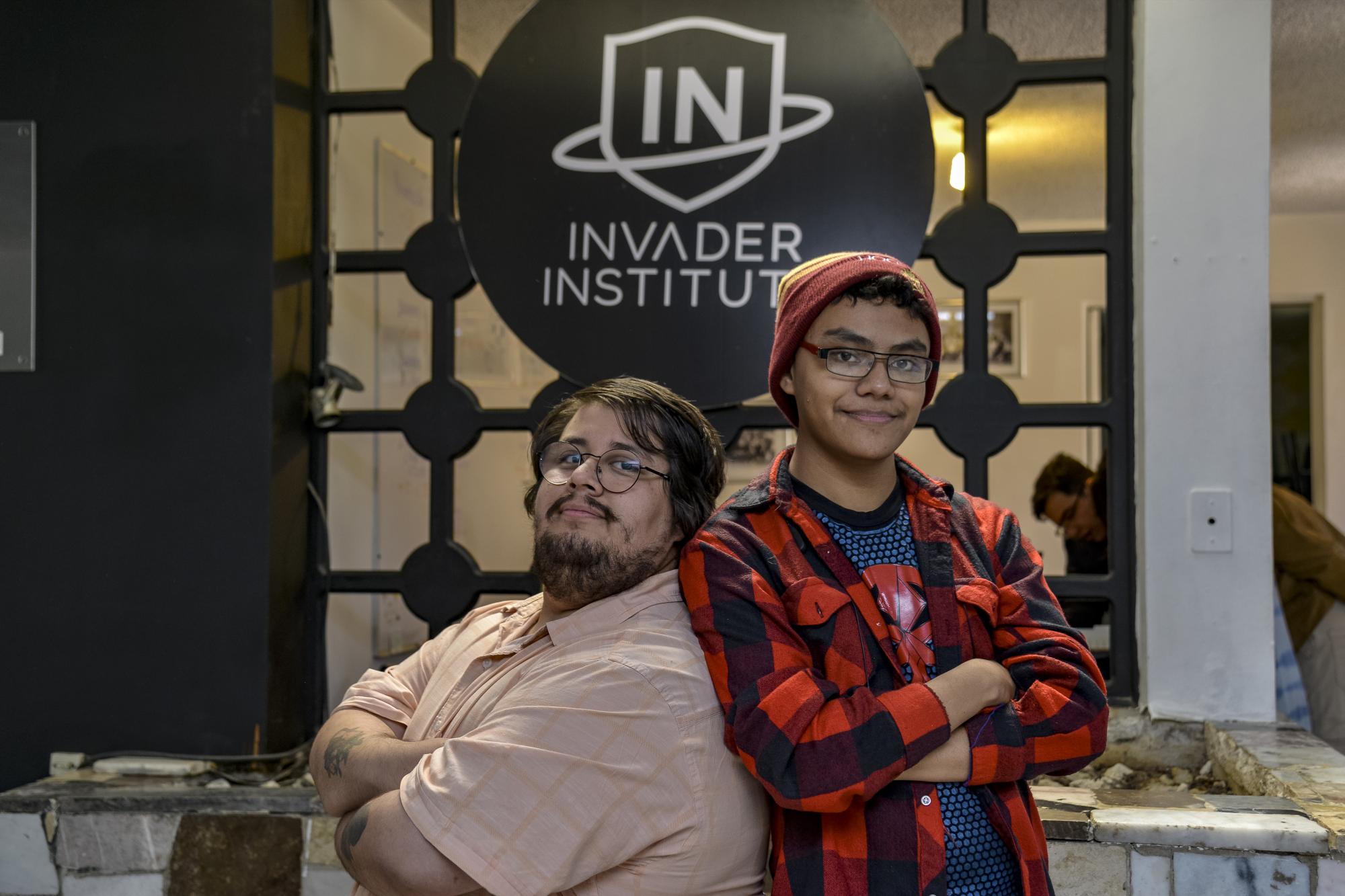 $!Invaders: Adolfo Pazzi, Alan Muñoz, Sofía Alvarado (forma parte del equipo, pero no está presente en la foto).