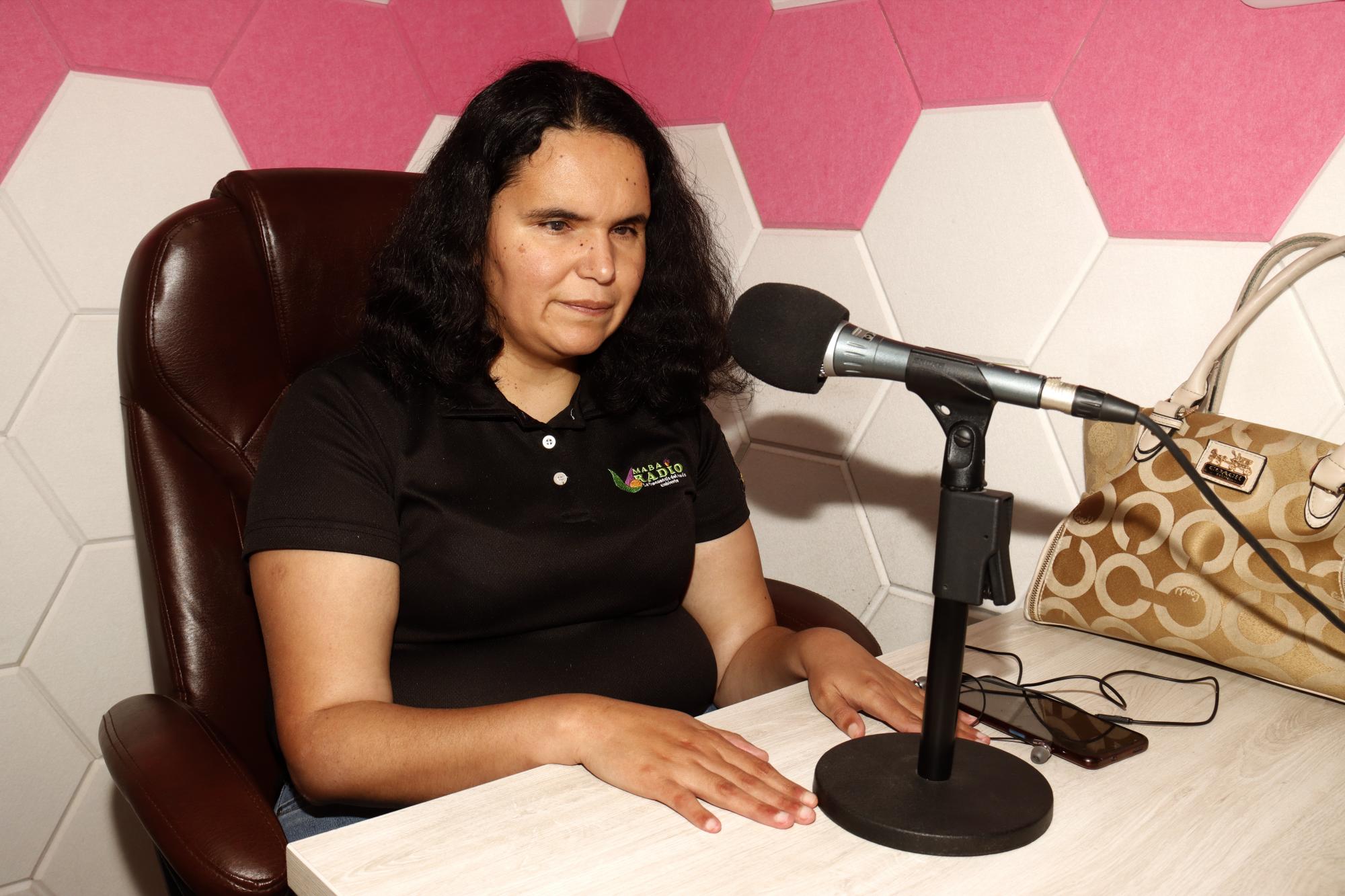 $!Alicia Velasco dijo que en MABA Radio no ha sido tan complicado desempeñar su trabajo por la adaptación tecnológica que tienen.