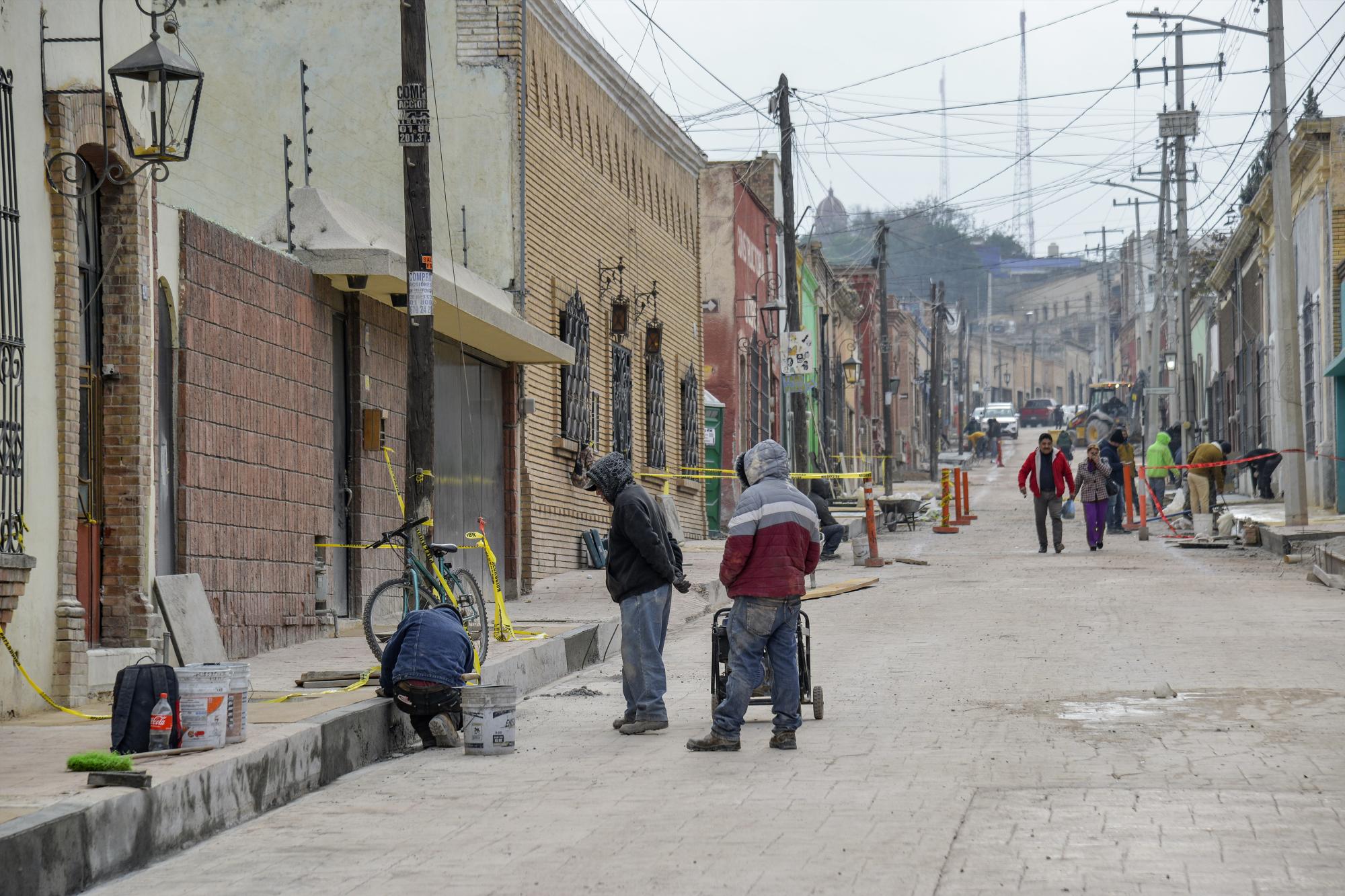 $!Las banquetas es lo último que falta para entregar la obra.