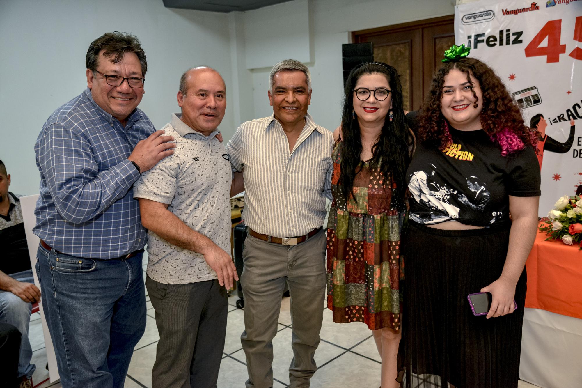 $!De izquierda a derecha: Carlos Arredondo, Moisés Rodríguez, Apolonio Alvarado, Elena Vega y Andrea Saavedra. Integrantes de Mesa Regional.