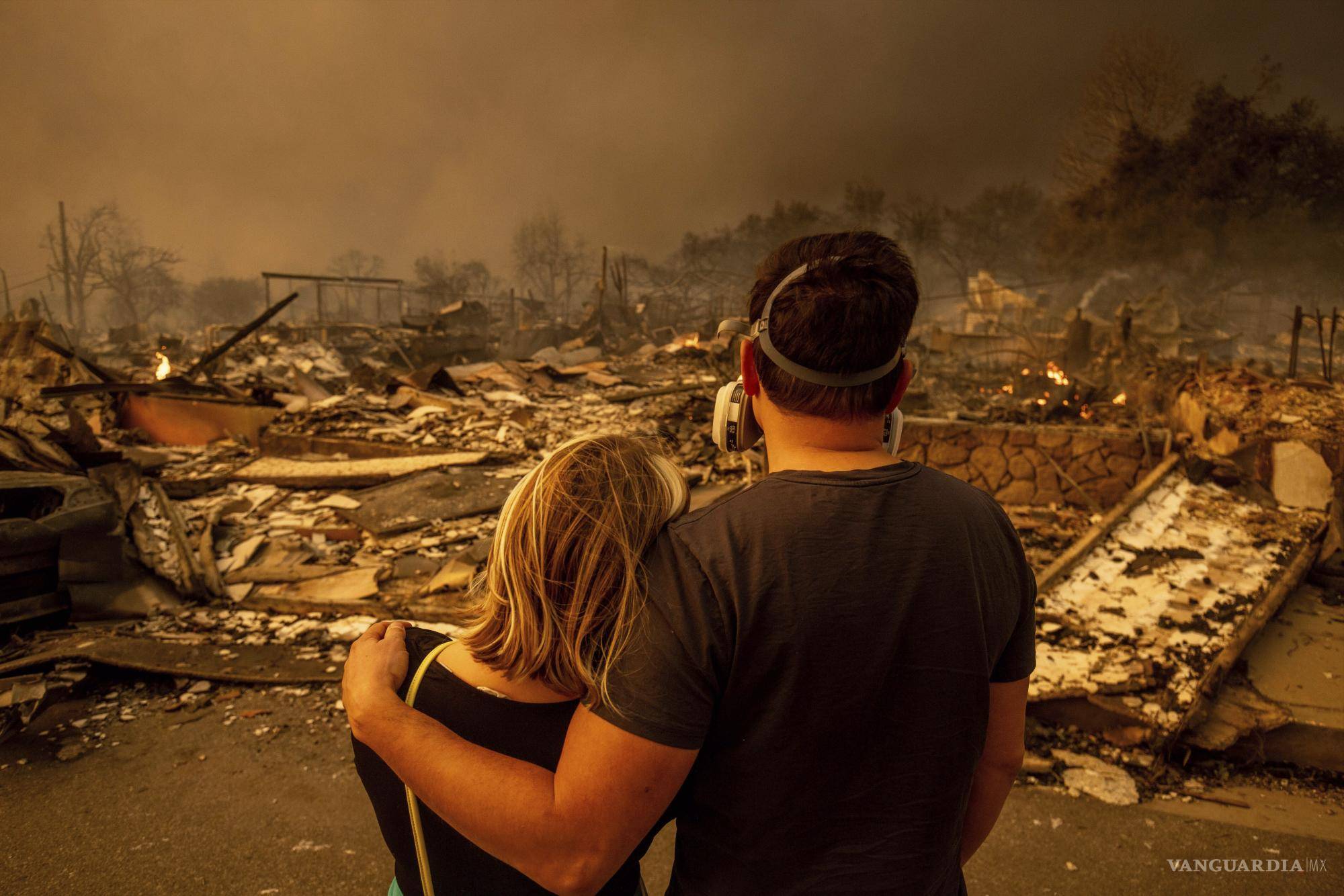 ¡Ayudarán estrellas a víctimas y bomberos! Encabezan Jamie Lee Curtis, Enrique &amp;amp; Meghan y Las Kardashian donaciones en Los Ángeles