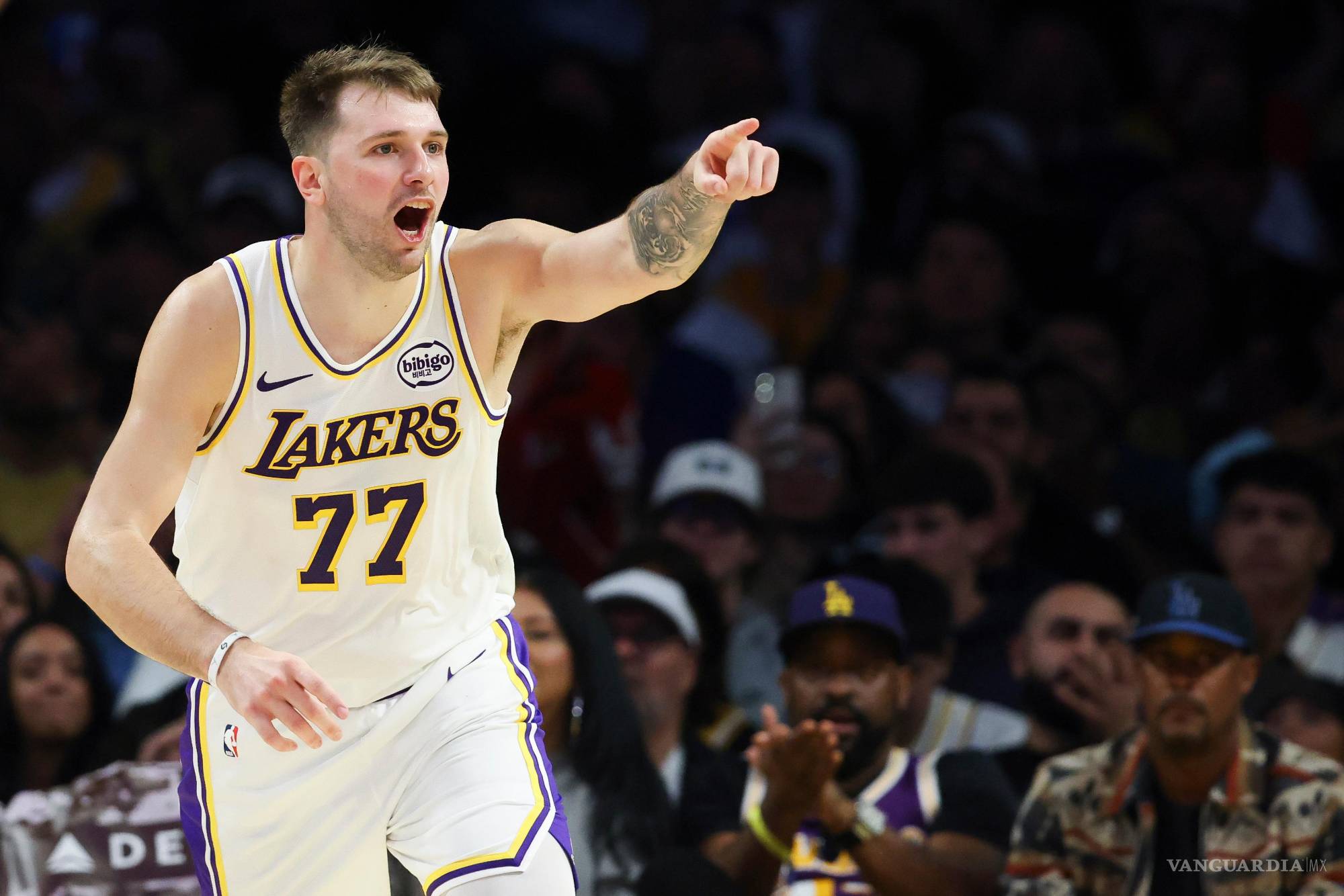 Luka Doncic firma un arranque histórico con los Lakers en la Temporada 2025-2026