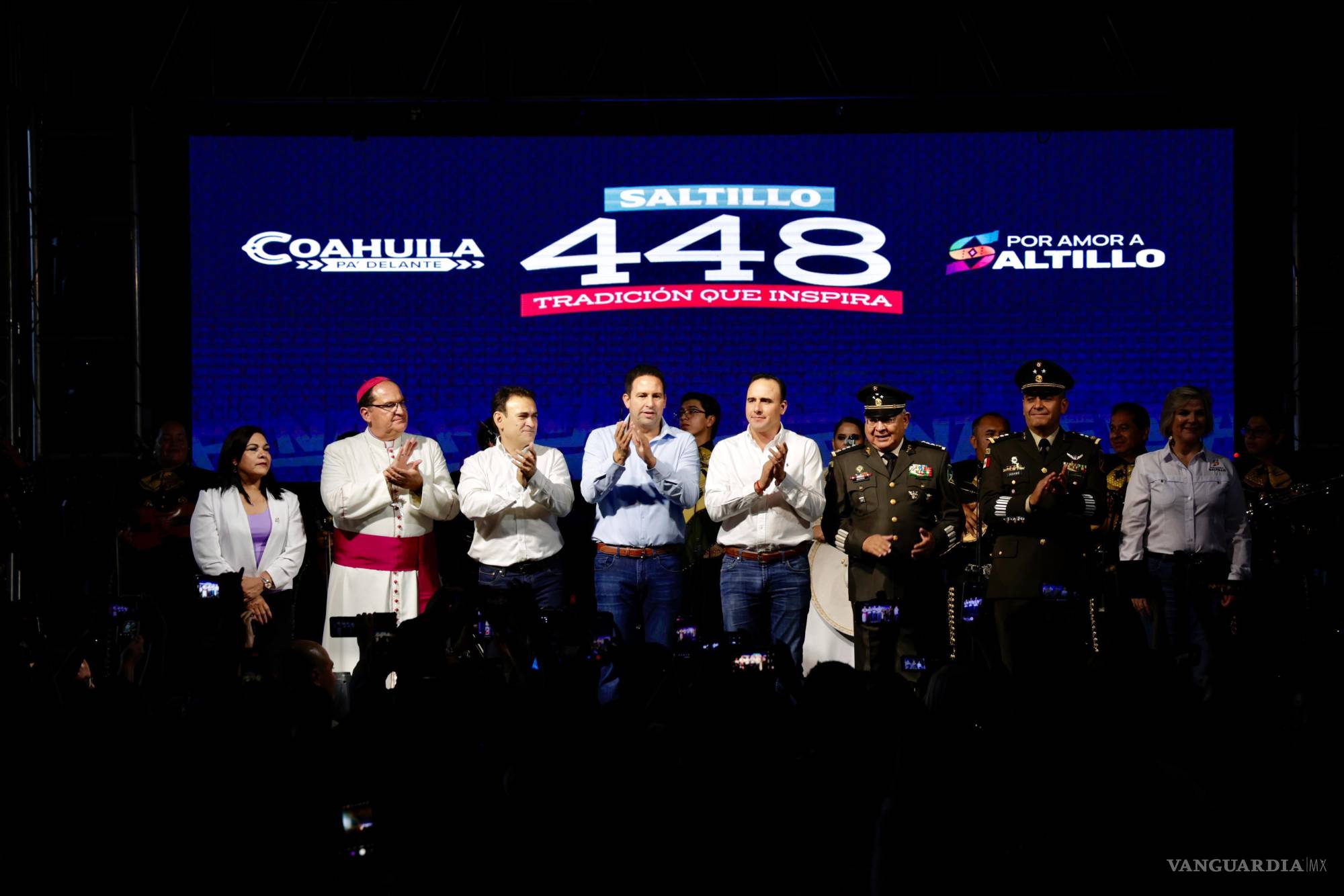 $!Autoridades estatales y municipales, así como representantes de las fuerzas armadas, encabezaron la celebración.