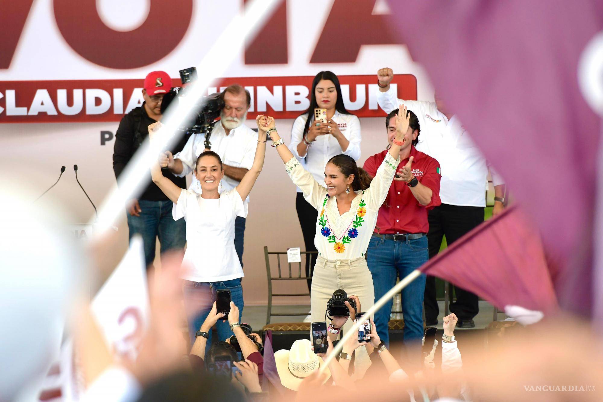 $!Claudia Sheinbaum destacó la continuidad y la defensa de los derechos del pueblo en su discurso.