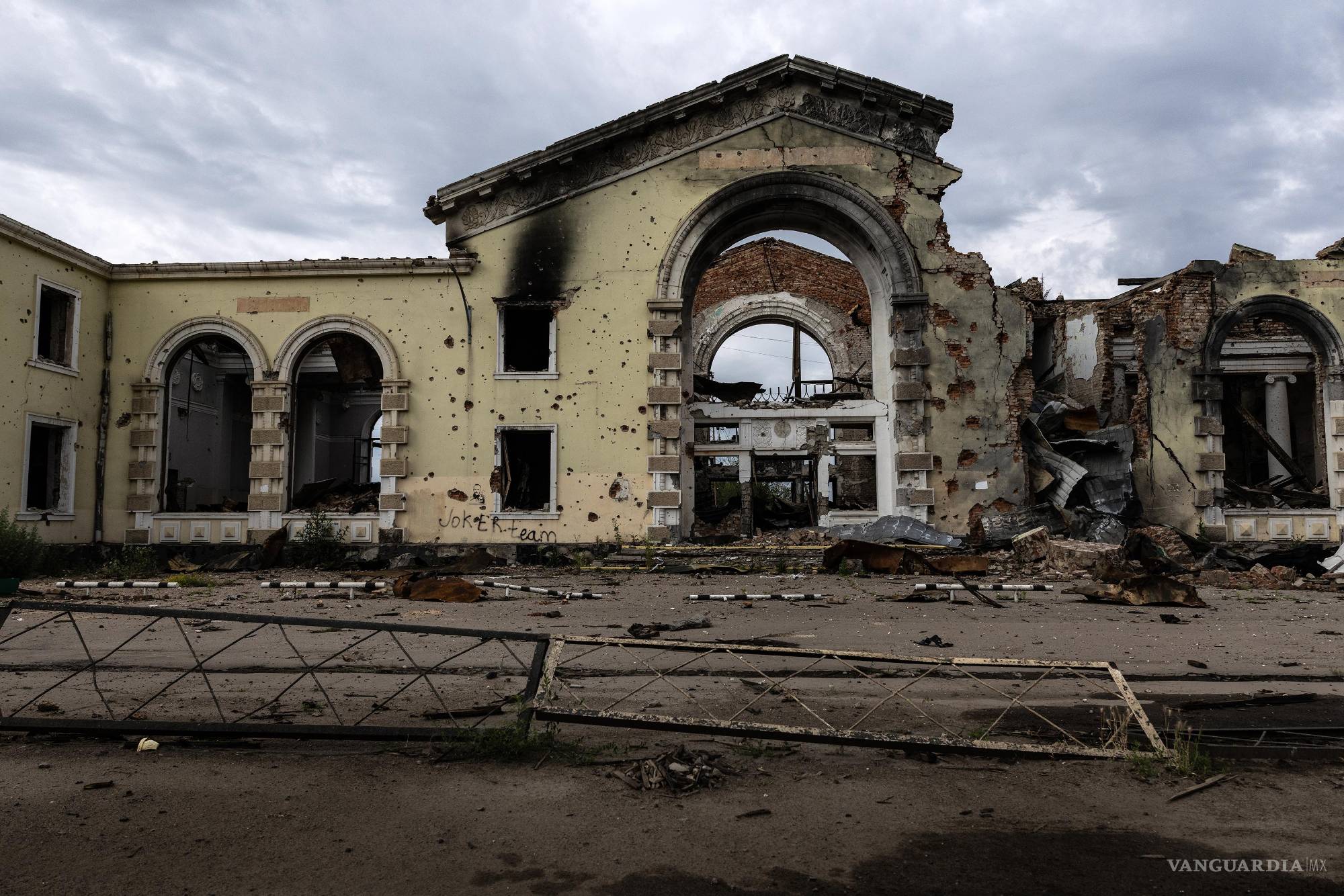 $!Un edificio en ruinas en la región de Donetsk., si Rusia captura Pokrovsk y Mirnograd, este nivel de destrucción se extenderá hacia el norte, amenazando el último gran cinturón defensivo de Ucrania.